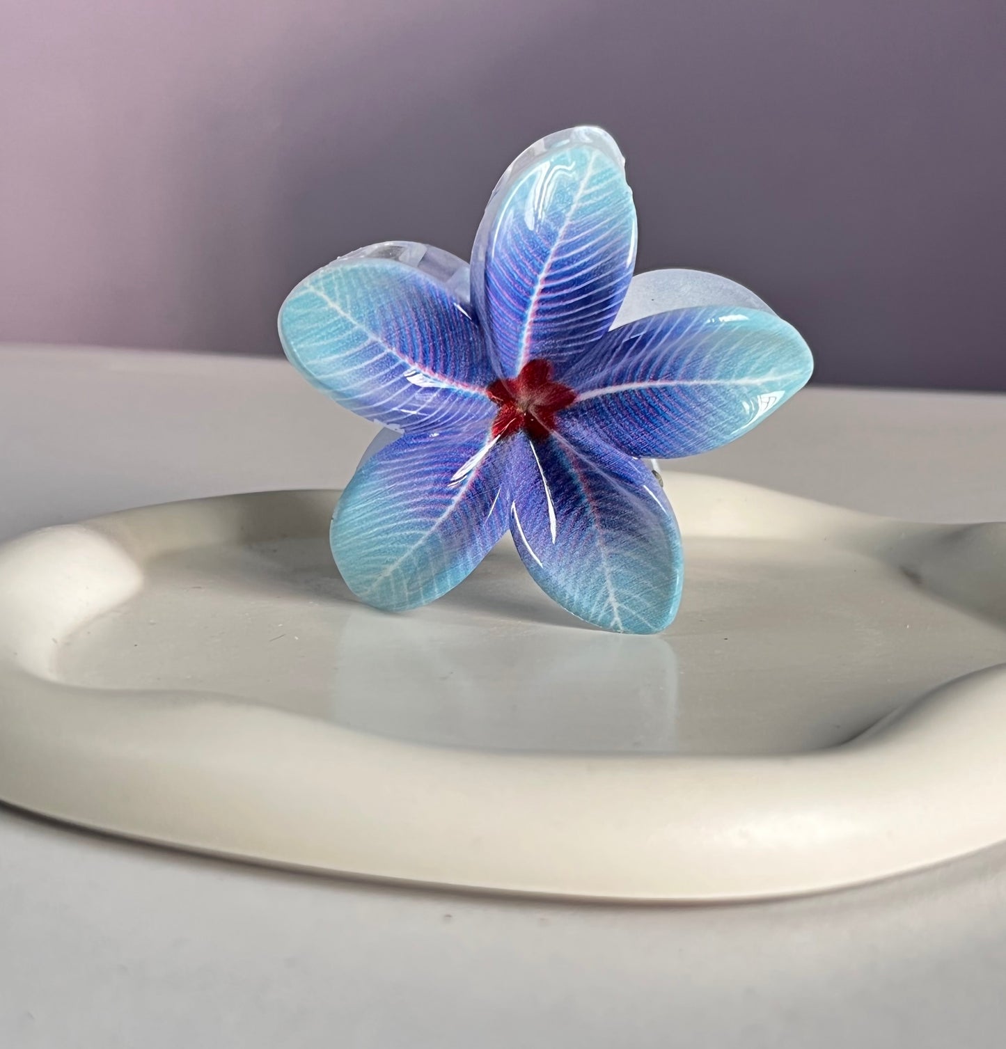Flora Lock Amora Claw Clip - Blue
