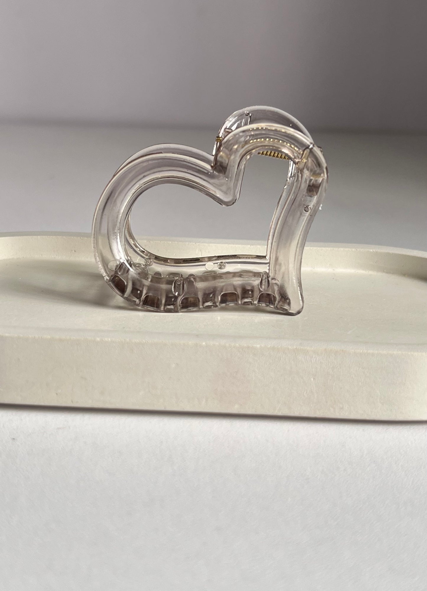 Glossy Heart Claw Clip - Light Grey