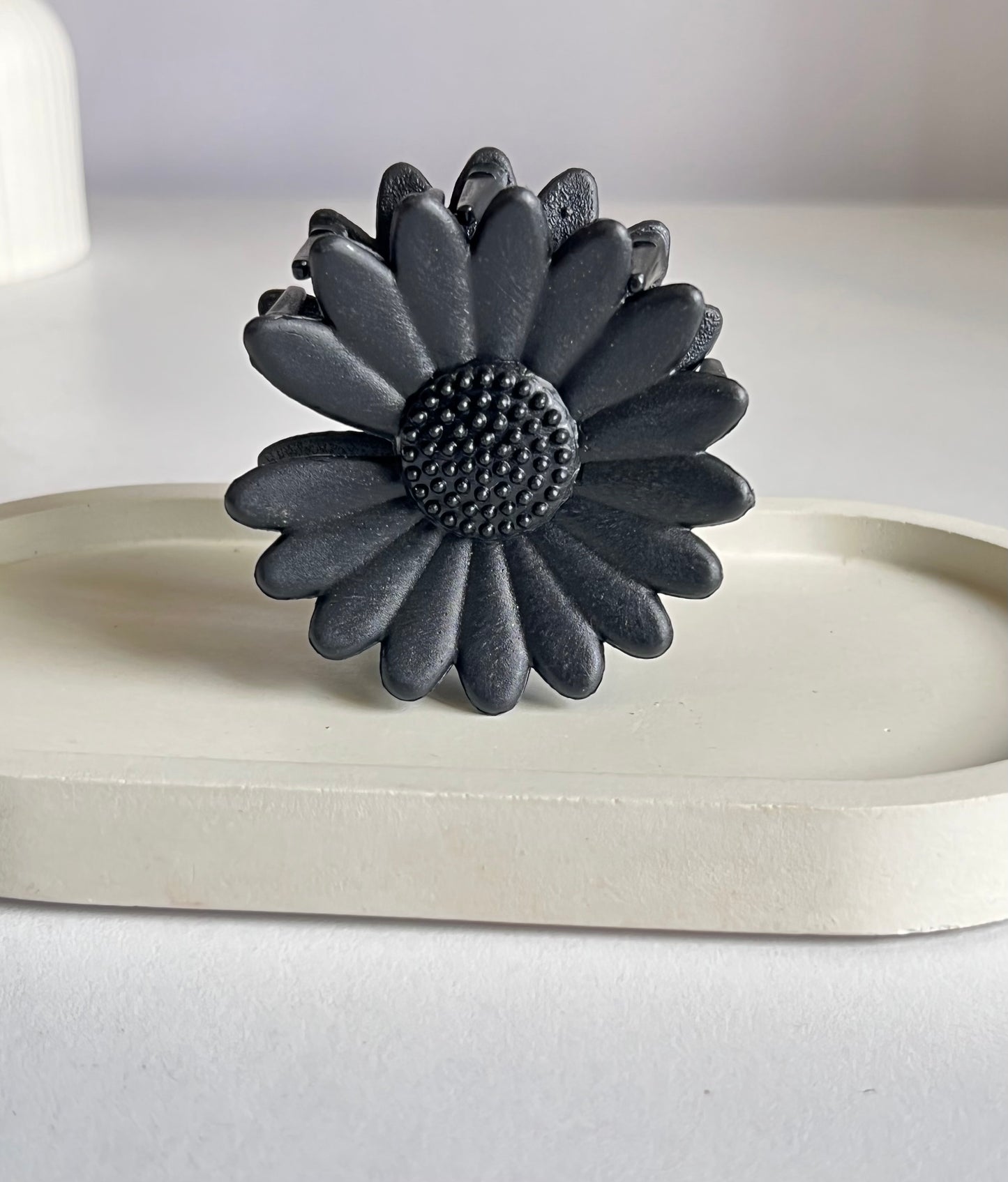 Pinteresty Sunflower Maxi Claw Clip - Black