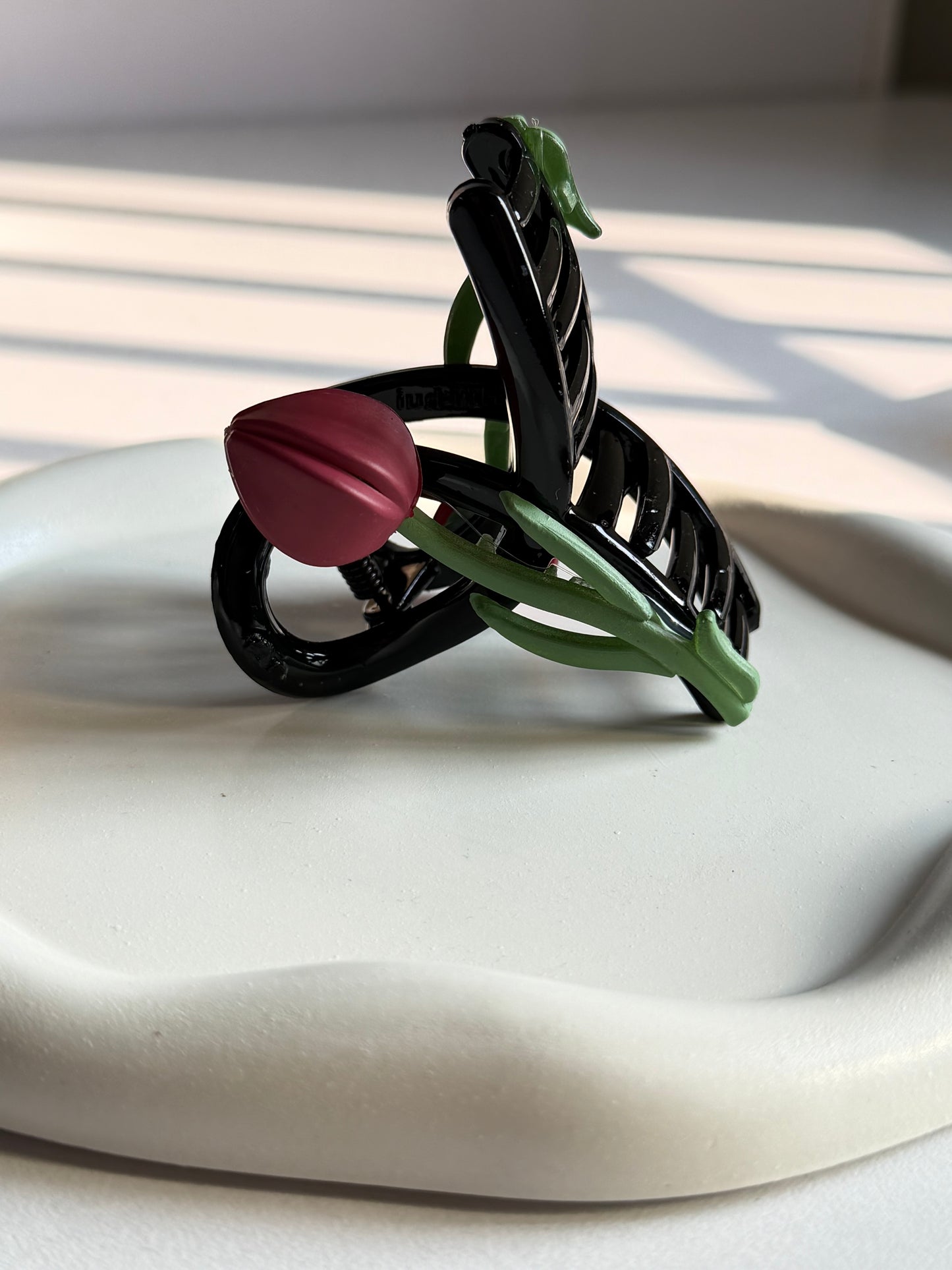 Aesthetic Tulip Claw Clip - Maroon