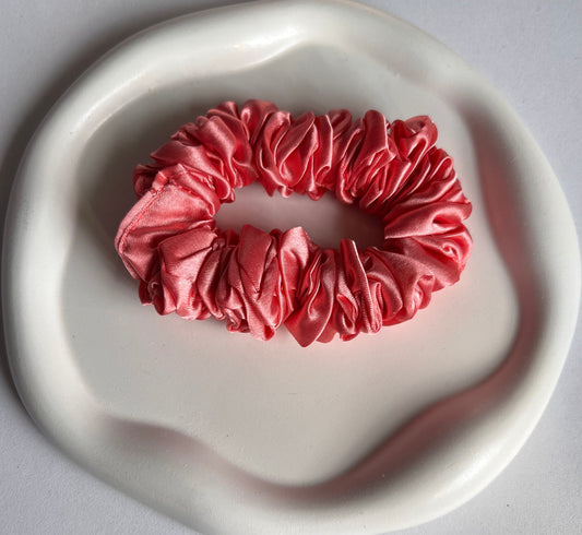 Soft Touch Elegance Satin Scrunchies - Peach