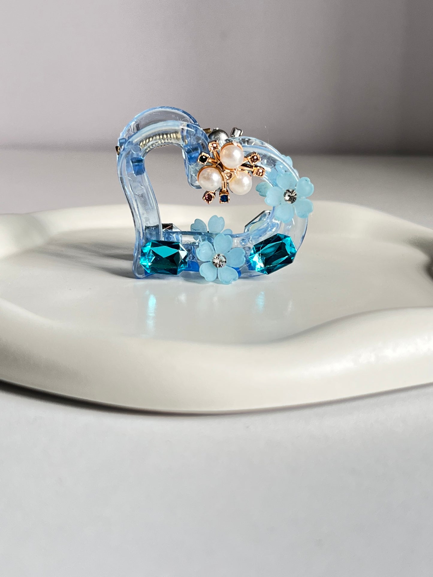 Eternal Bloom Heart Claw Clip - Blue