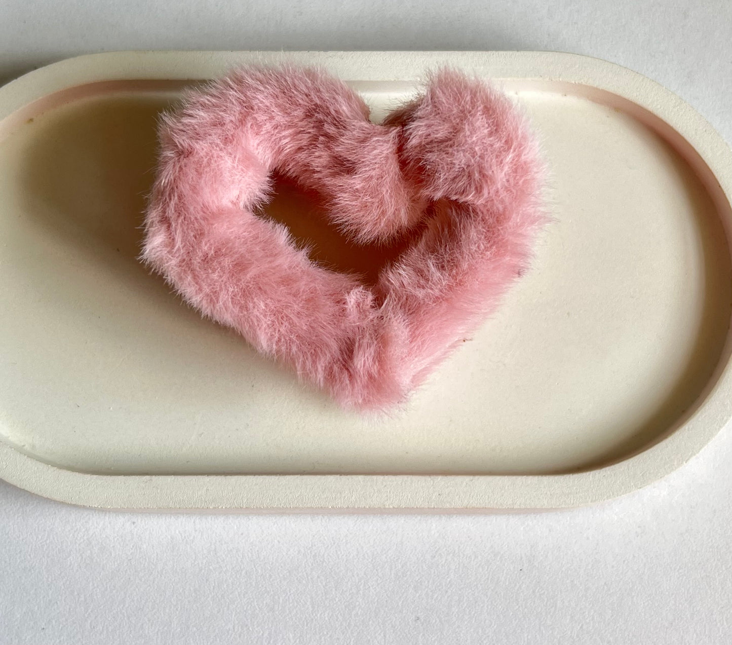 Furry Heart Claw Clip - Mauve Pink