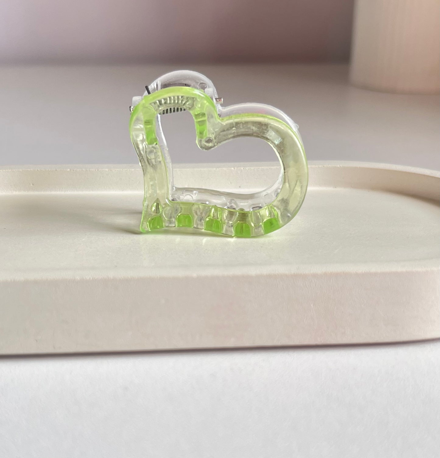 Half & Half Glow Heart Clip ( 2 Pieces) - Green & Red