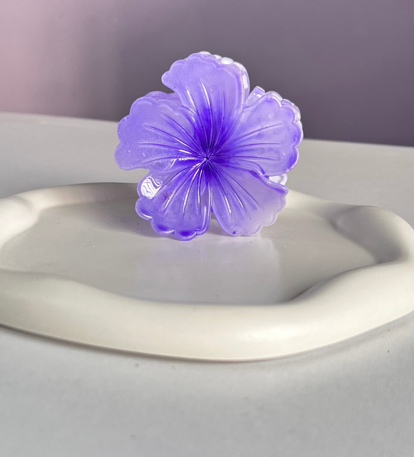 Amora Hibiscus Claw Clip - Purple