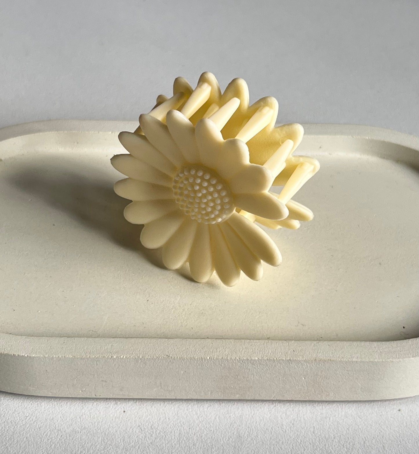 Pinteresty Sunflower Mini Claw Clip - Beige