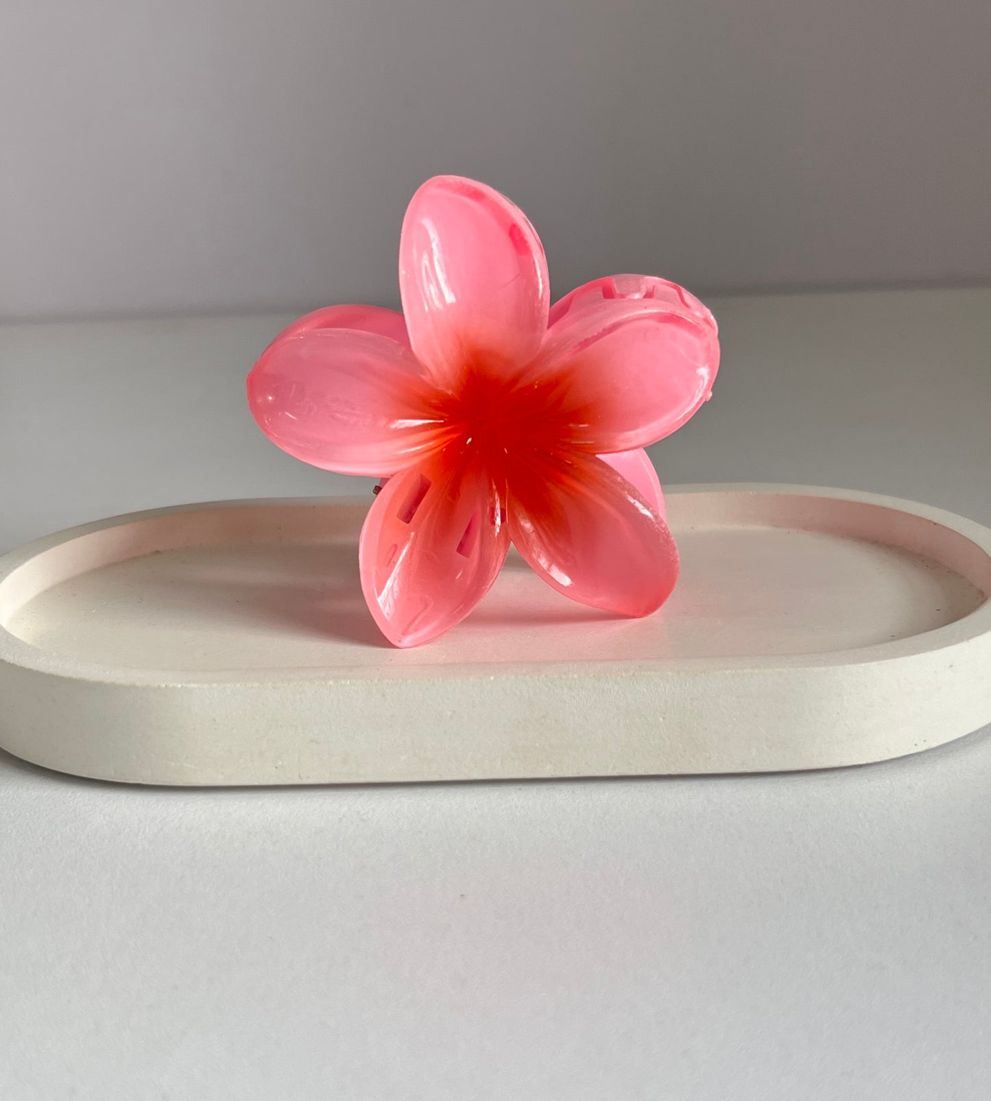 Flora Lock Claw Clip - Pinkish Red