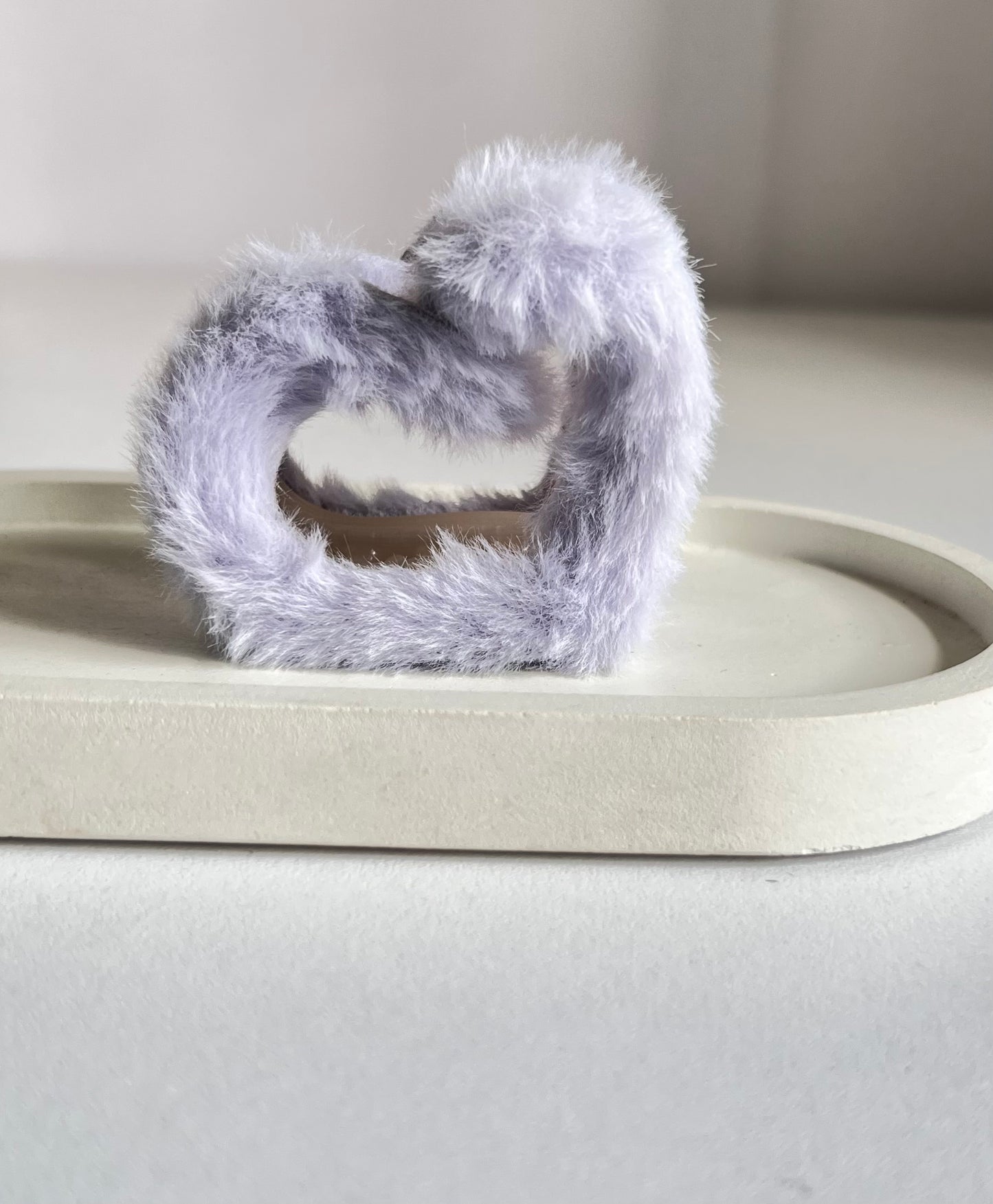 Furry Heart Claw Clip - Blue