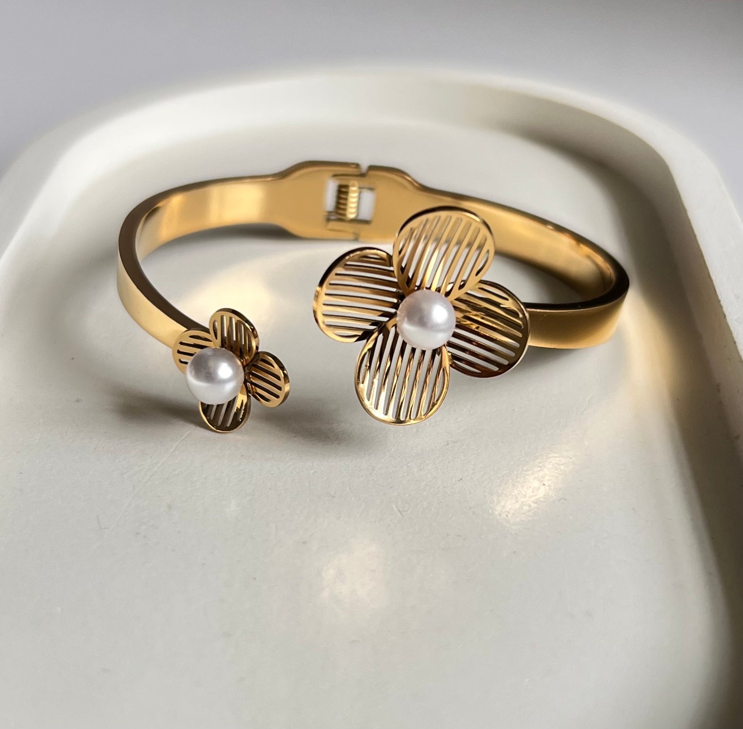 Eternal Flowers Kada - Dual Bloom Elegance