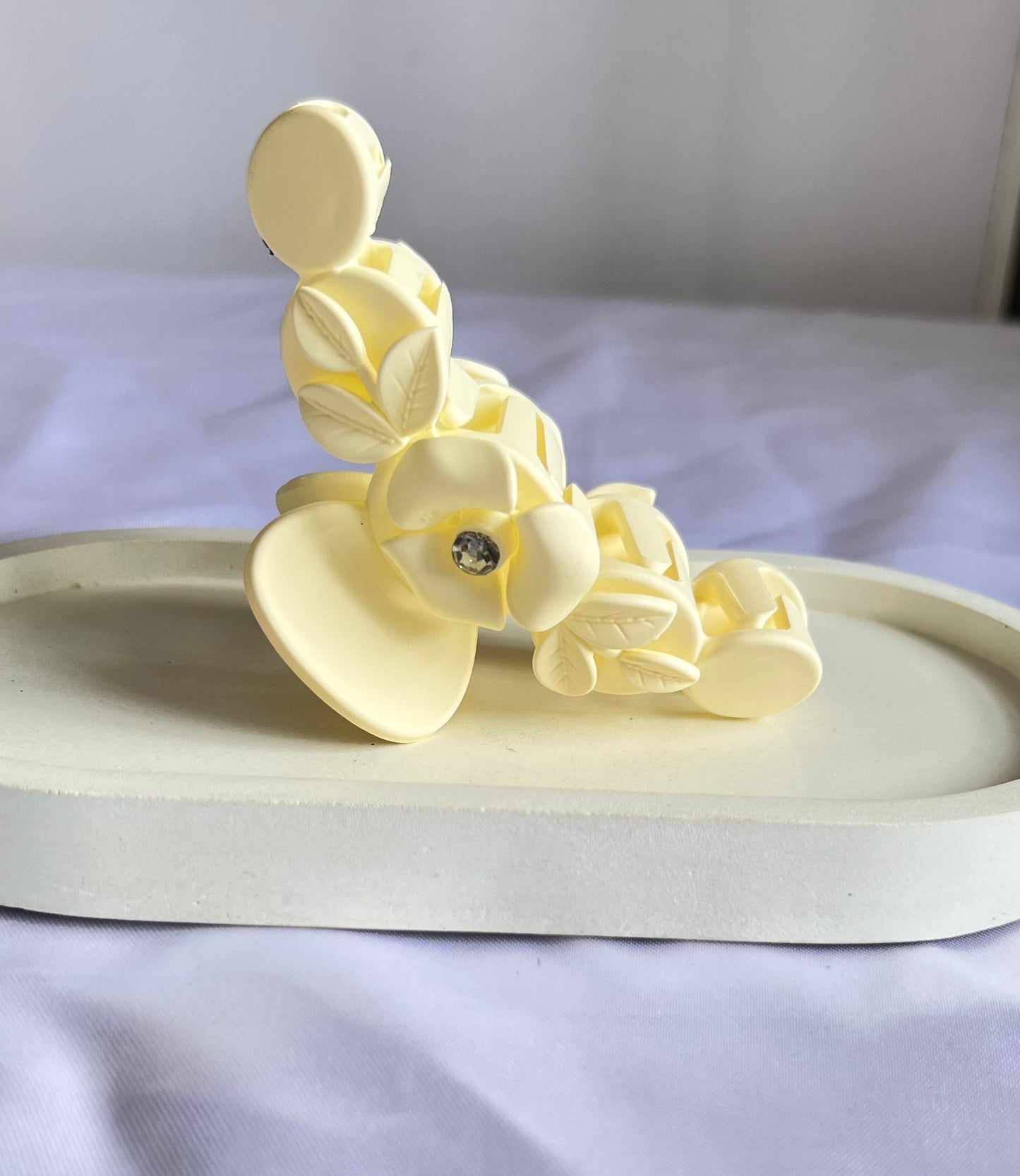 Floral Whisper Claw Clip - Milky White