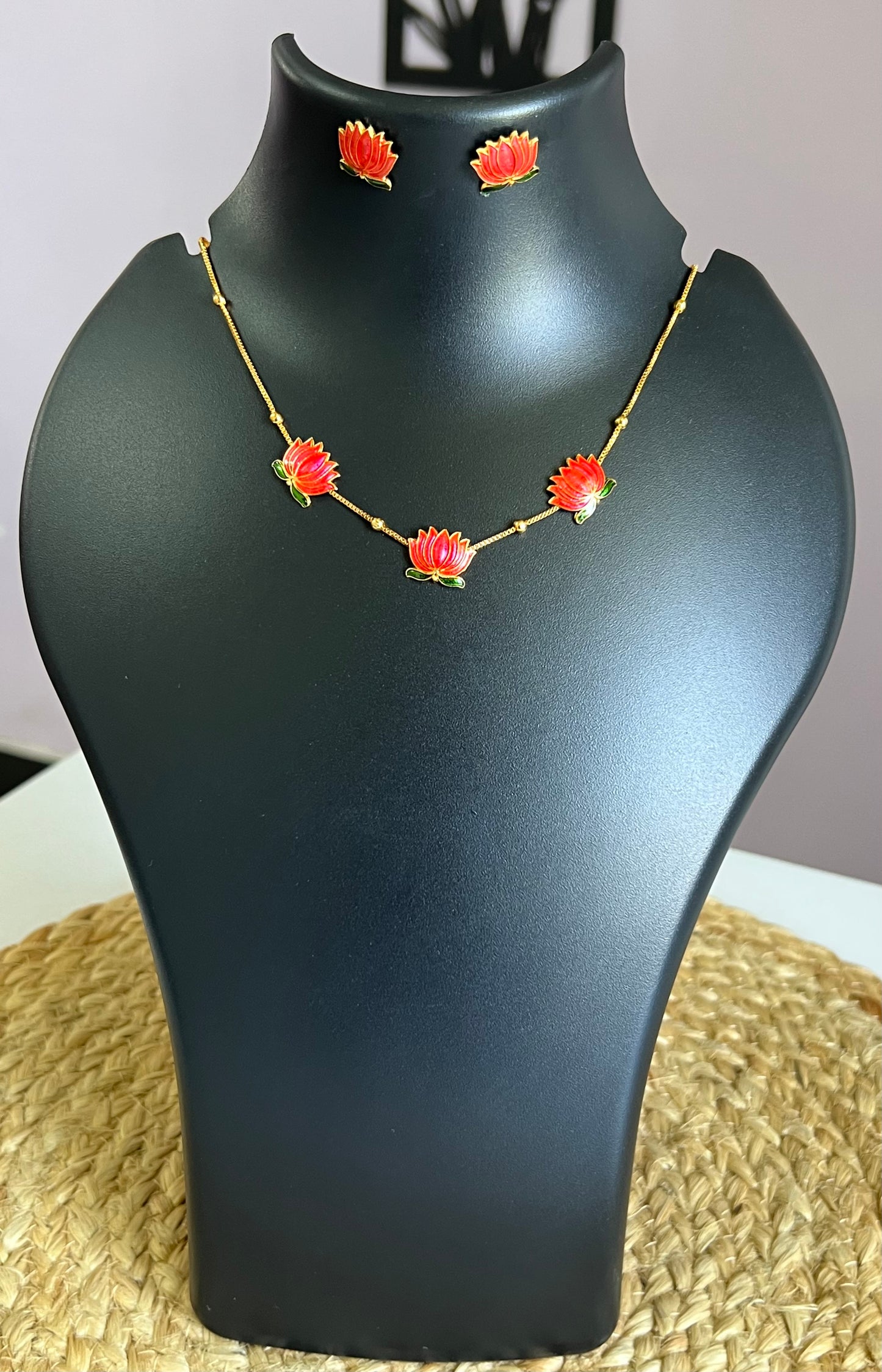 Lotus Elegance Choker Set - Red