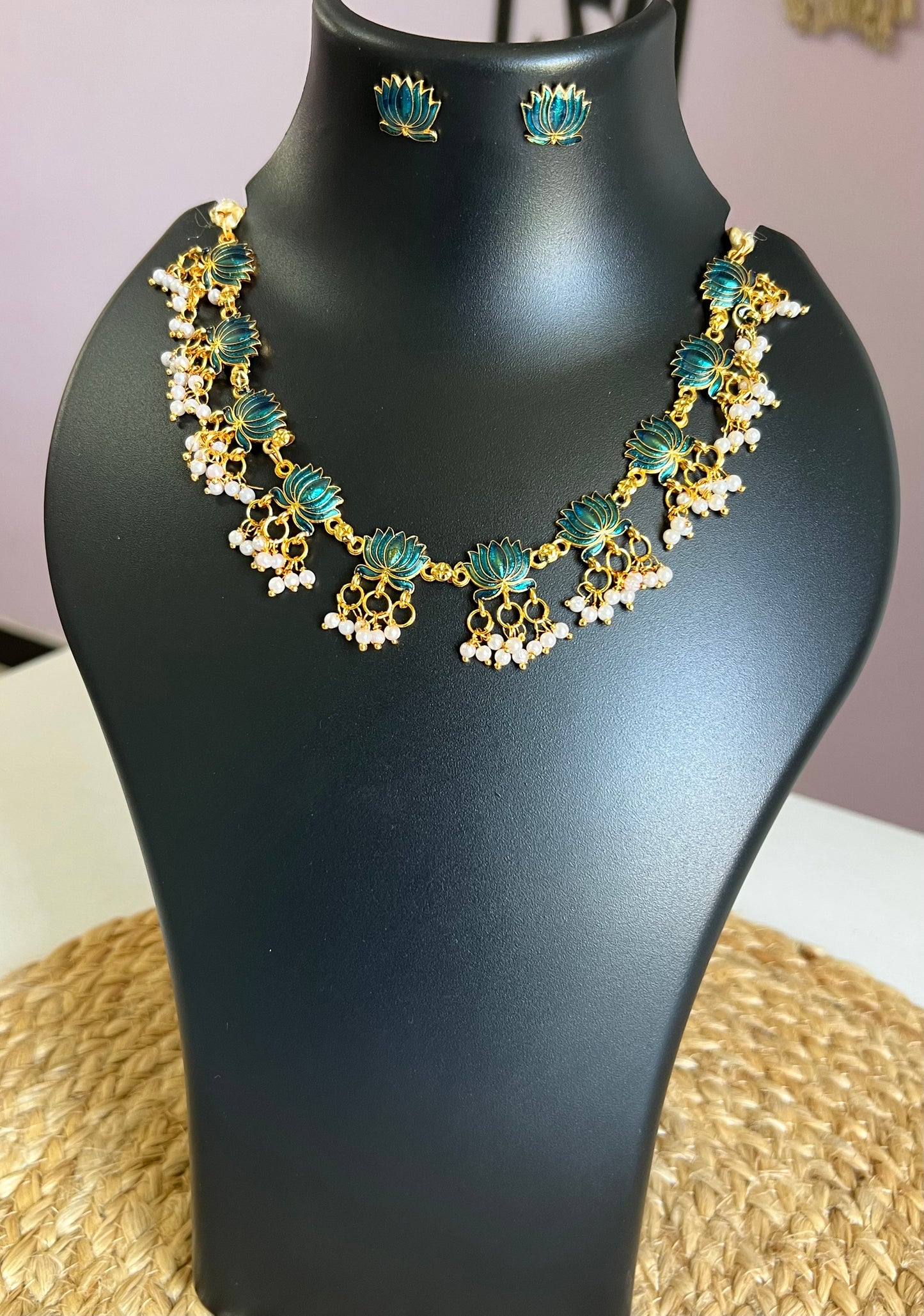 Lotus Aura Choker Set - Peacock Blue