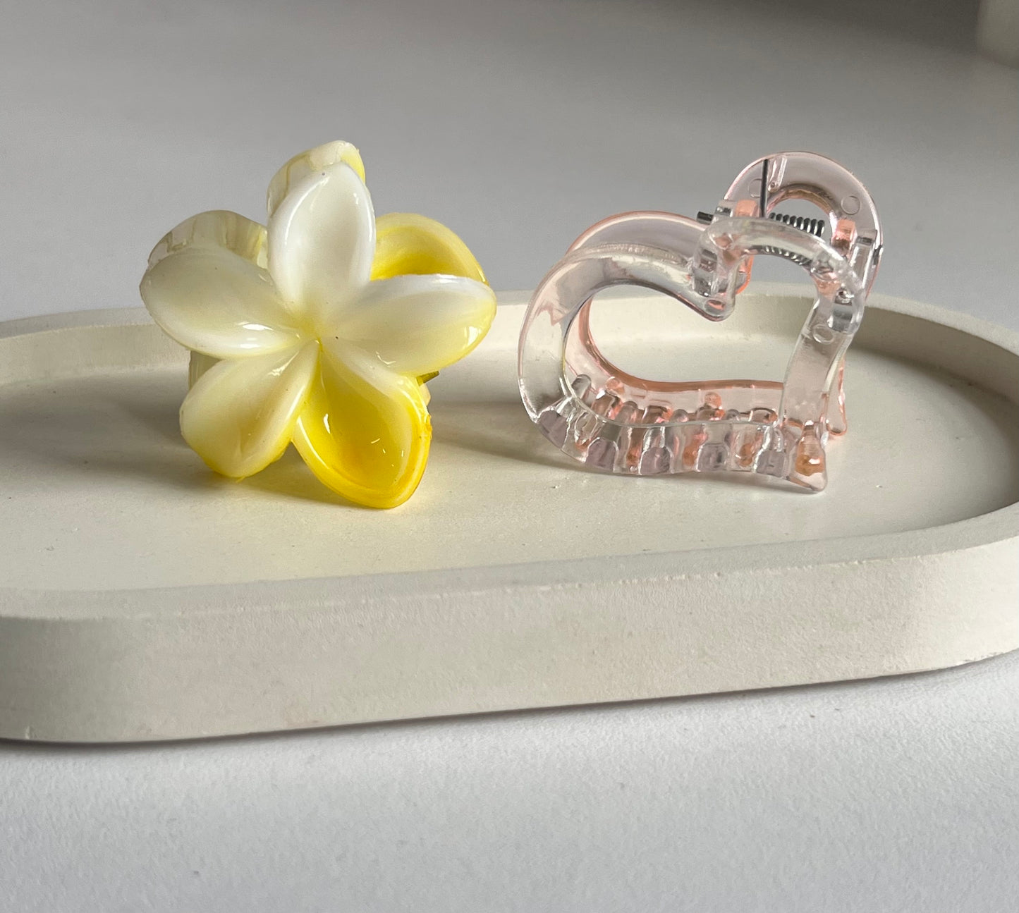 Flower Kiss & Heart Bliss Mini Clips (2 Pieces) - Yellow & Beige