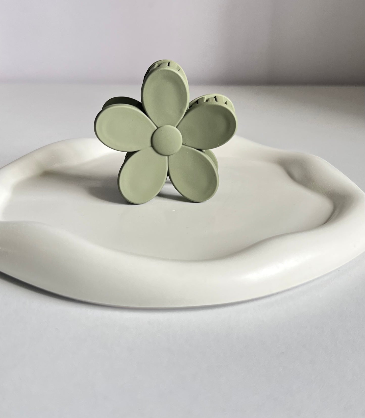 Bloom Flower Claw Clip Medium- Olive Green