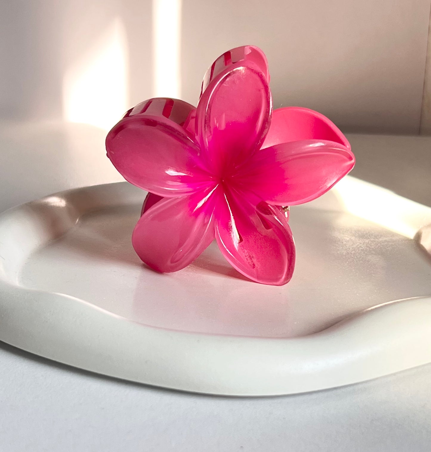Flora Lock Claw Clip - Dark Pink