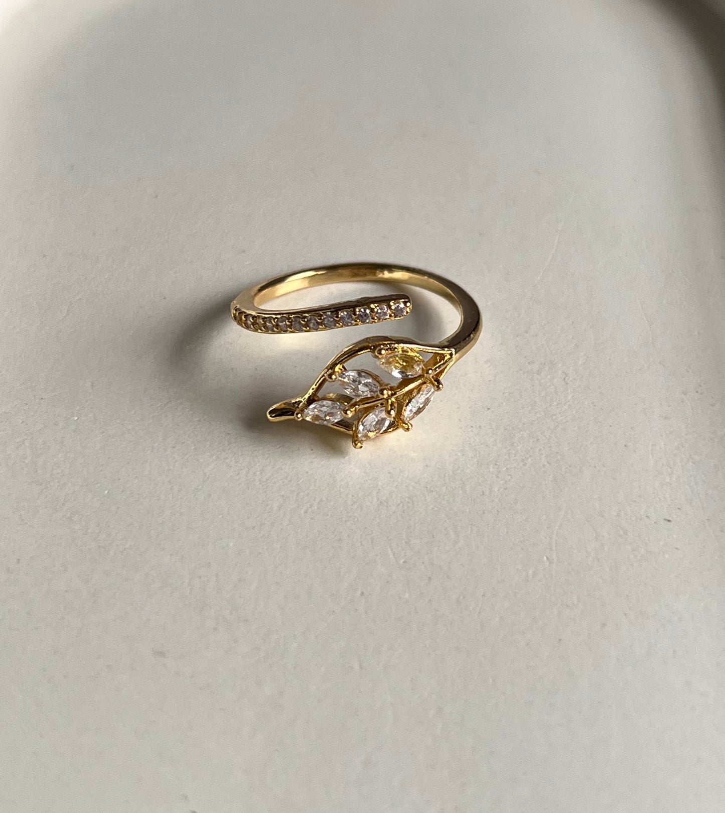 Forever Leaf Adjustable Ring - Anti- Tarnish