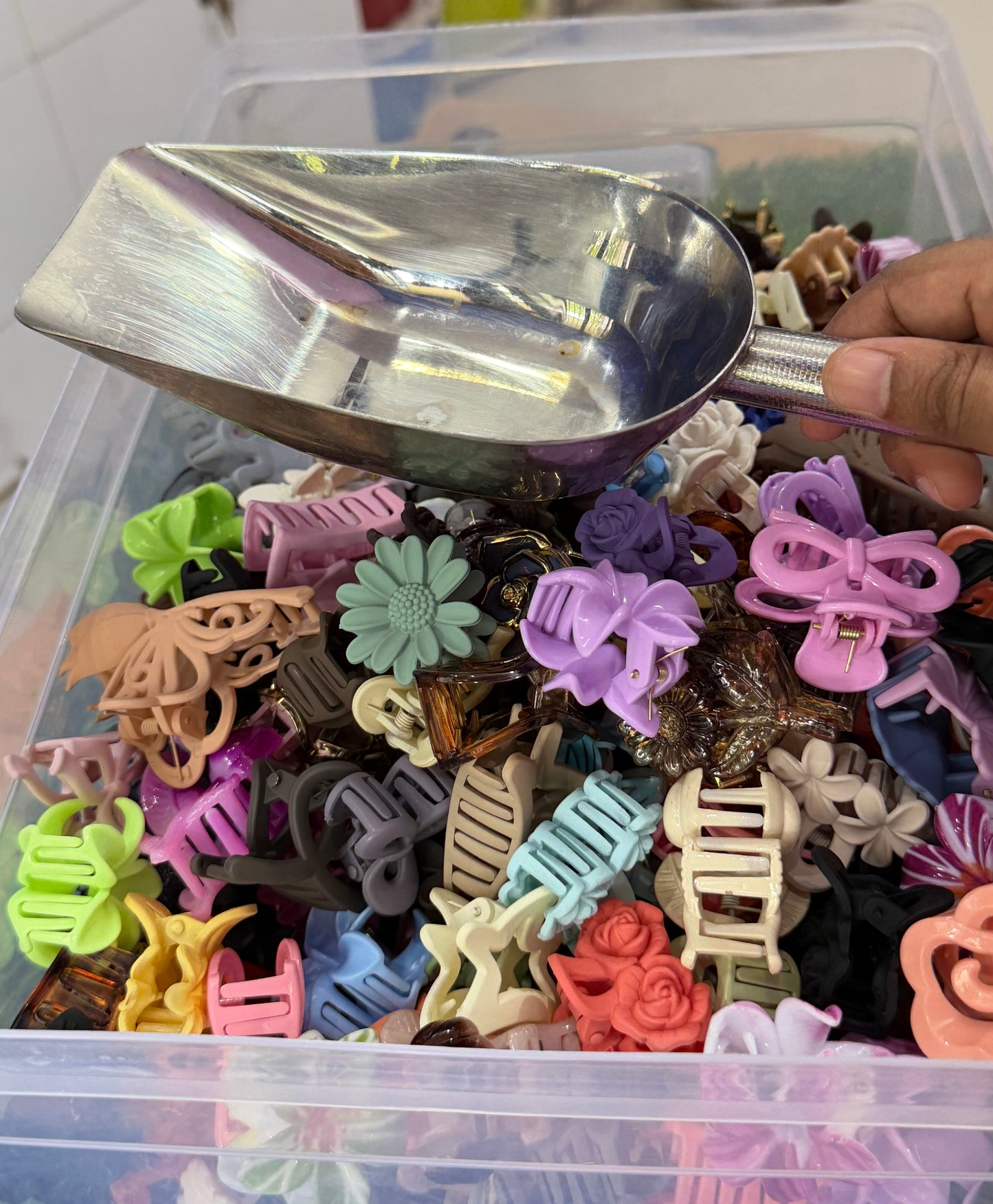 Luck Hair Claw Scoop - Large