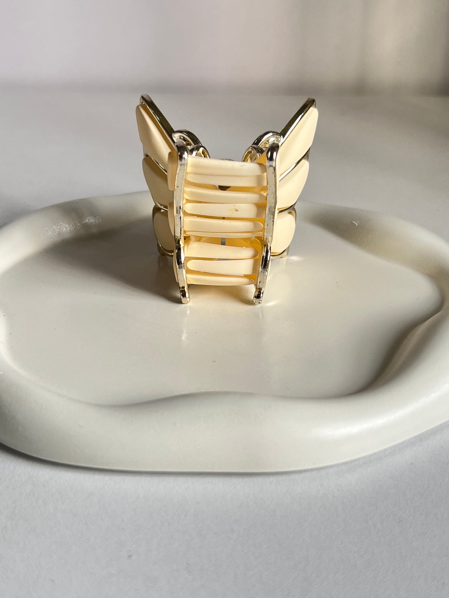 Luxe Flutter Butterfly Claw Clip - Ivory