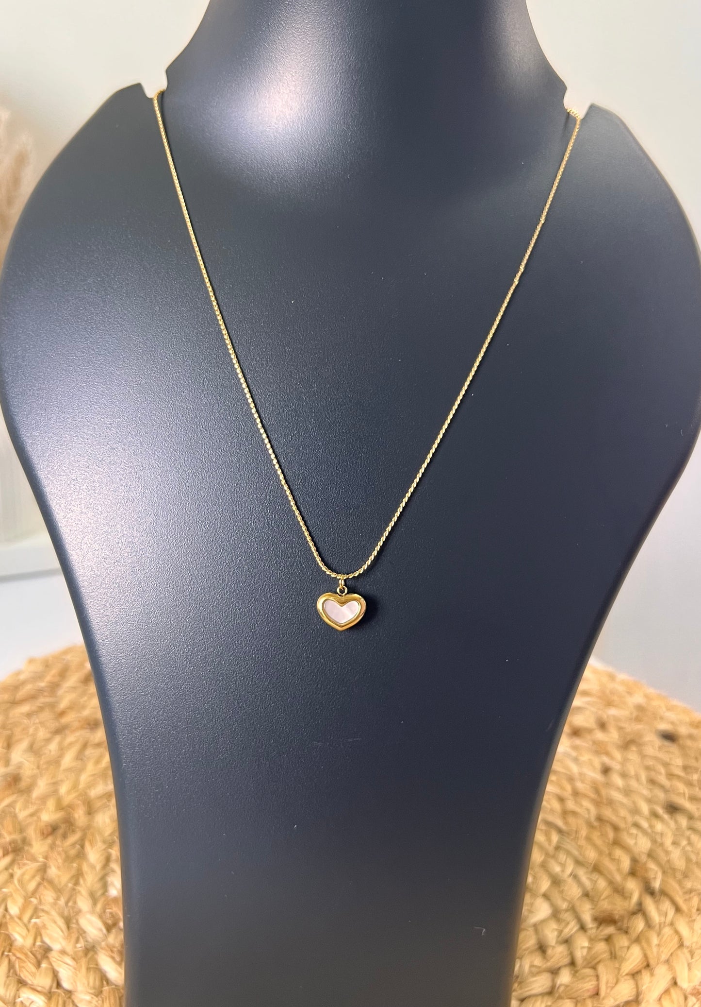 Little Luxe : Anti Tarnish Heart Pendant Neck Chain