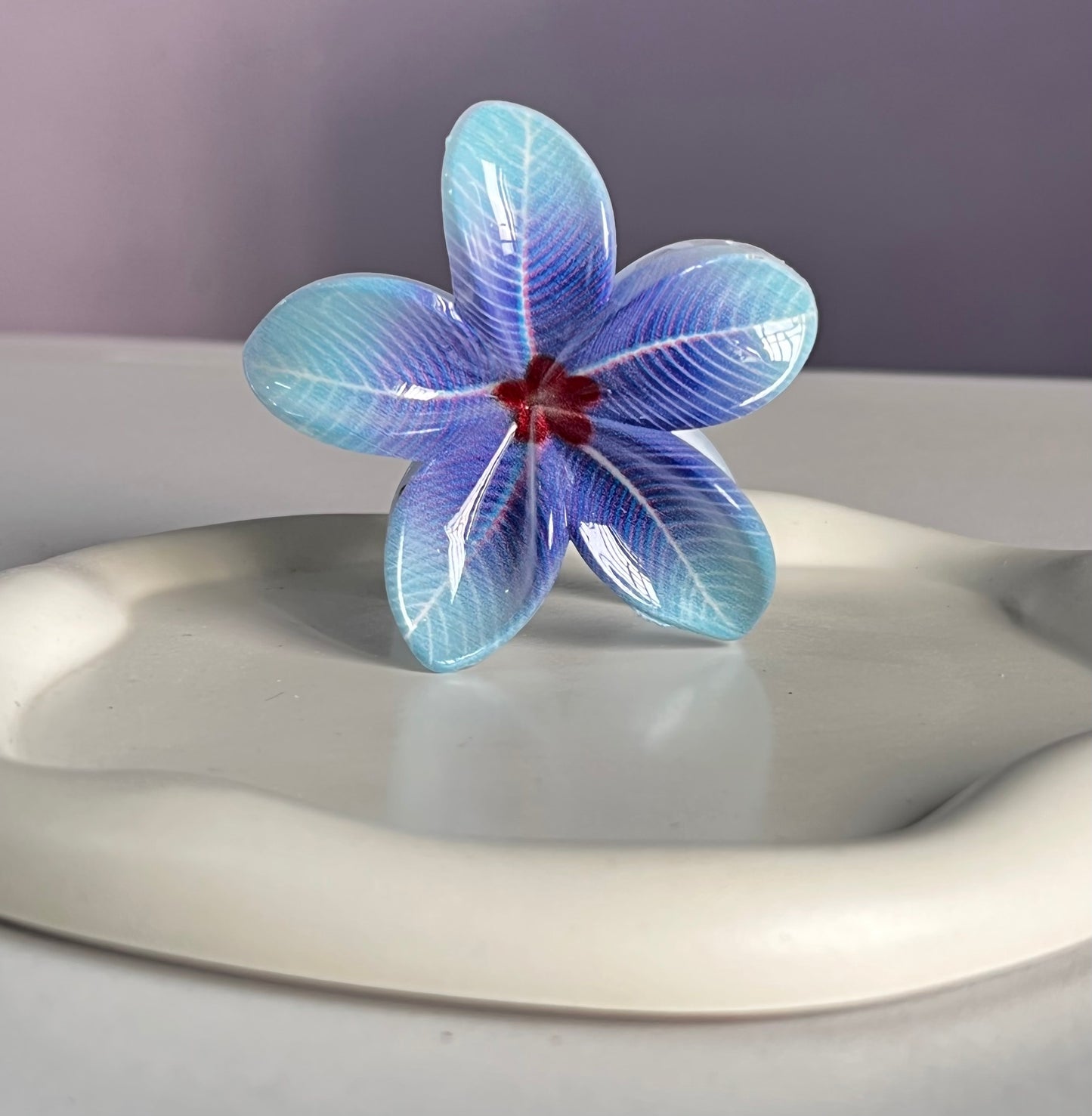 Flora Lock Amora Claw Clip - Blue