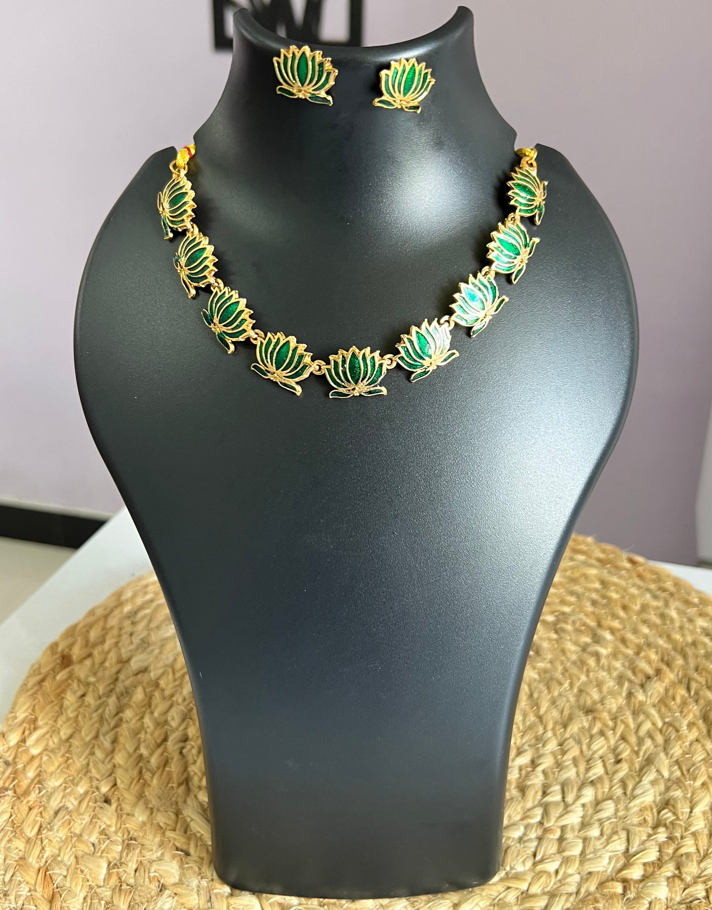 Lotus Elegance Maxi Choker Set - Green