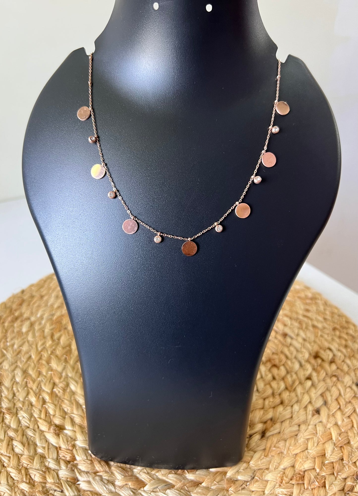 Blush Coin Glow - Anti-Tarnis Charm Neck Chain
