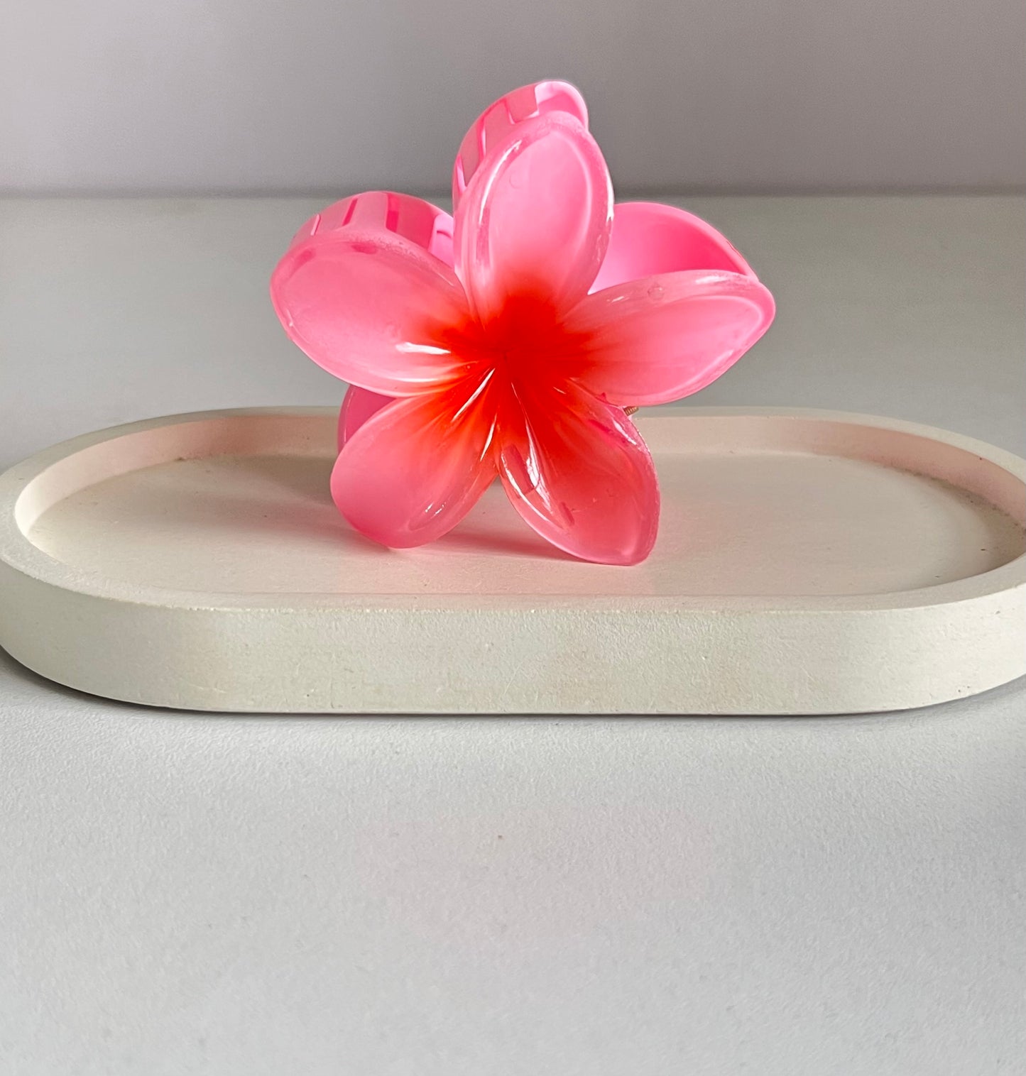 Flora Lock Claw Clip - Pinkish Red