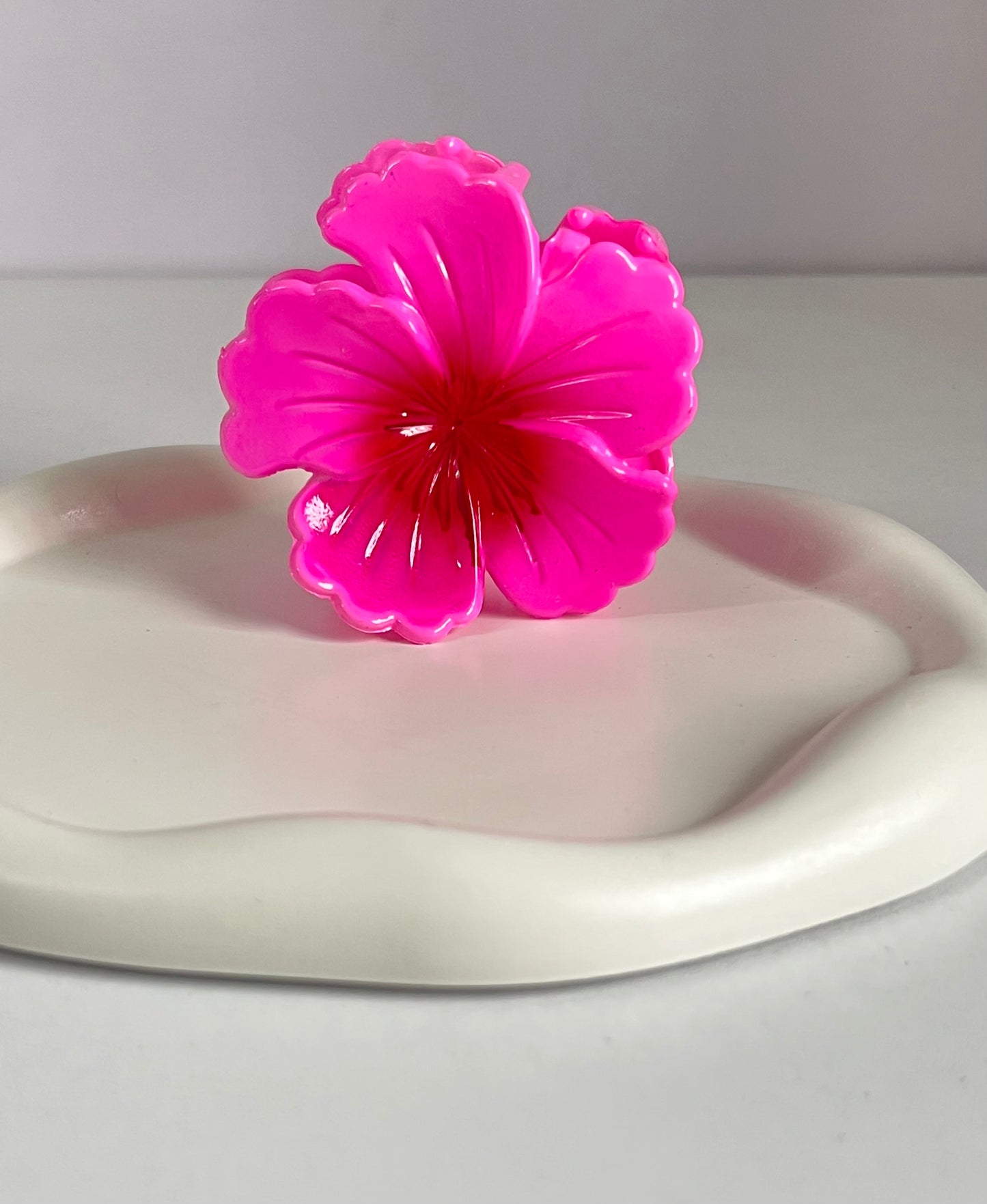 Petal Hold Claw Clip - Dark Pink