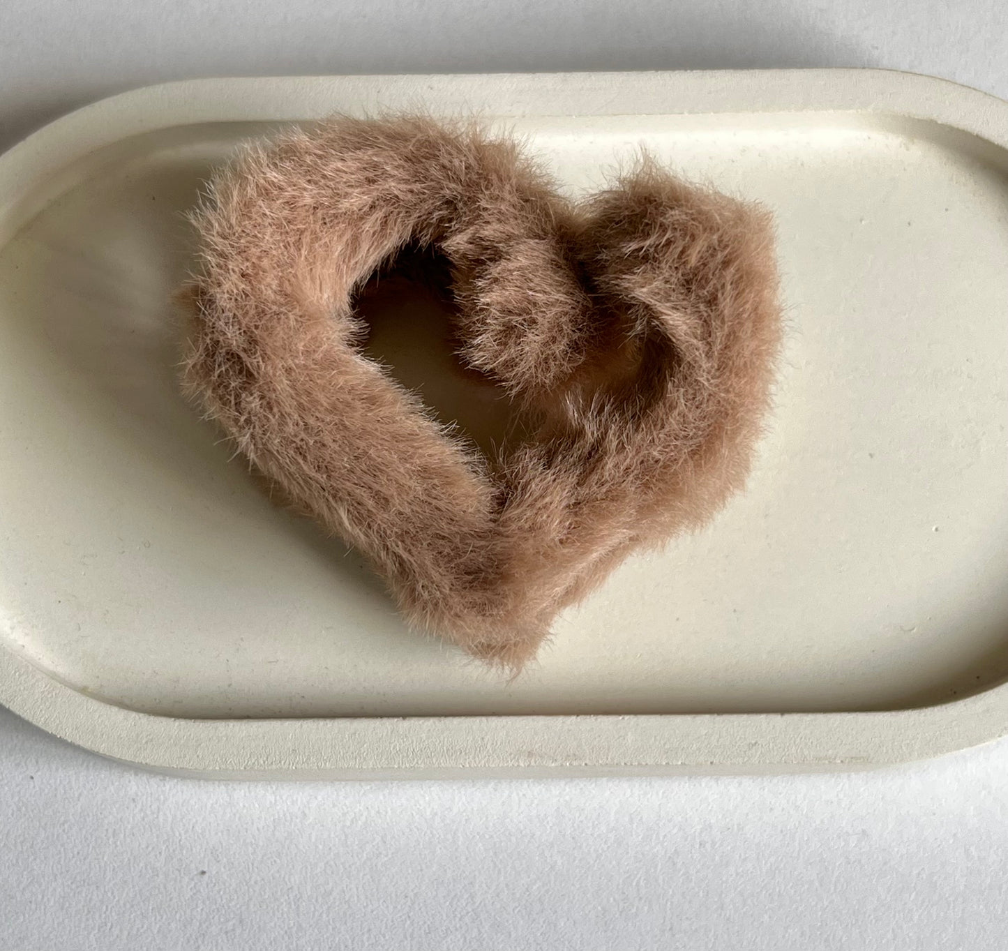 Furry Heart Claw Clip - Brown