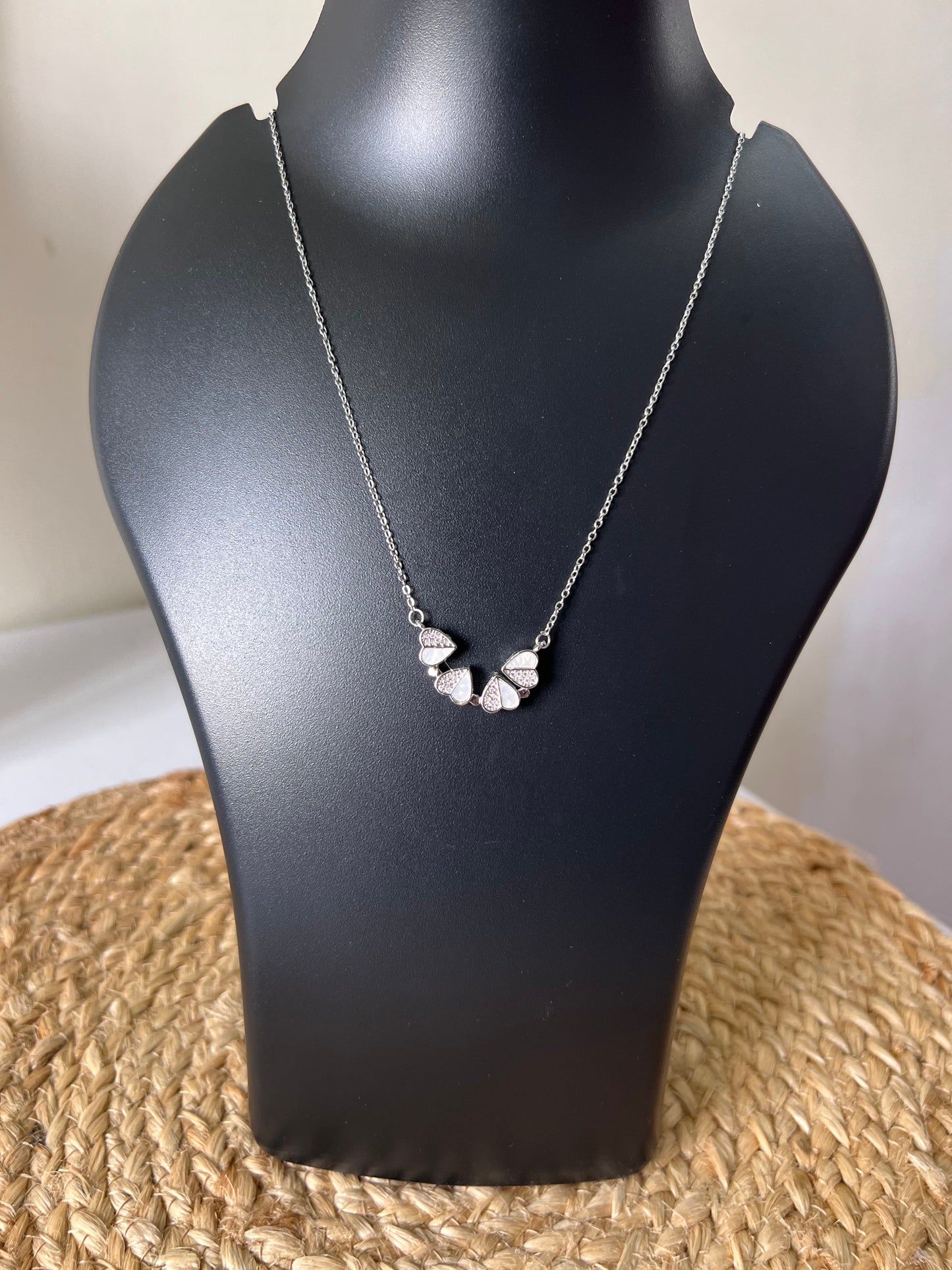 Shimmering Magnetic Heart Anti-Tarnish Neck Chain