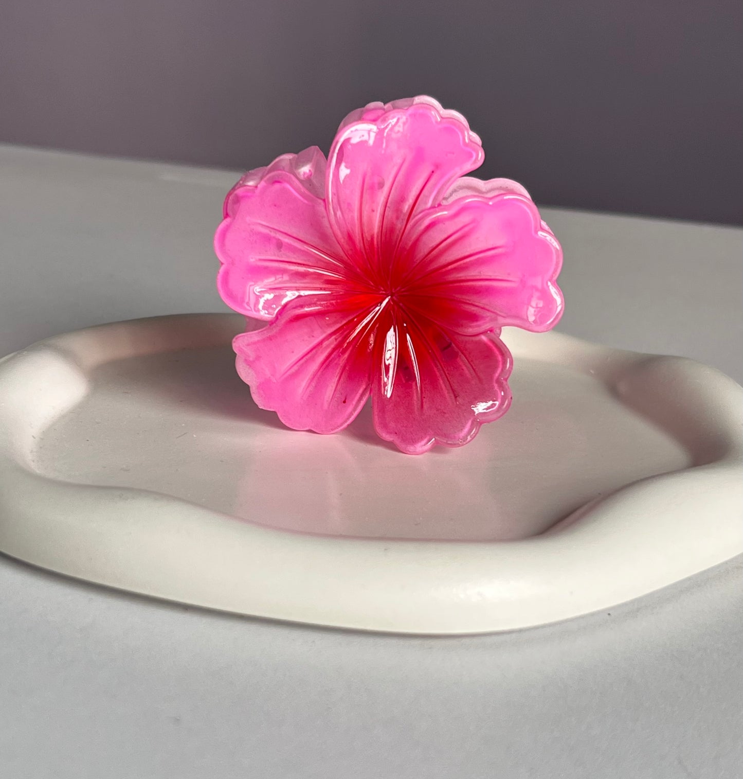 Amora Hibiscus Claw Clip - Pink