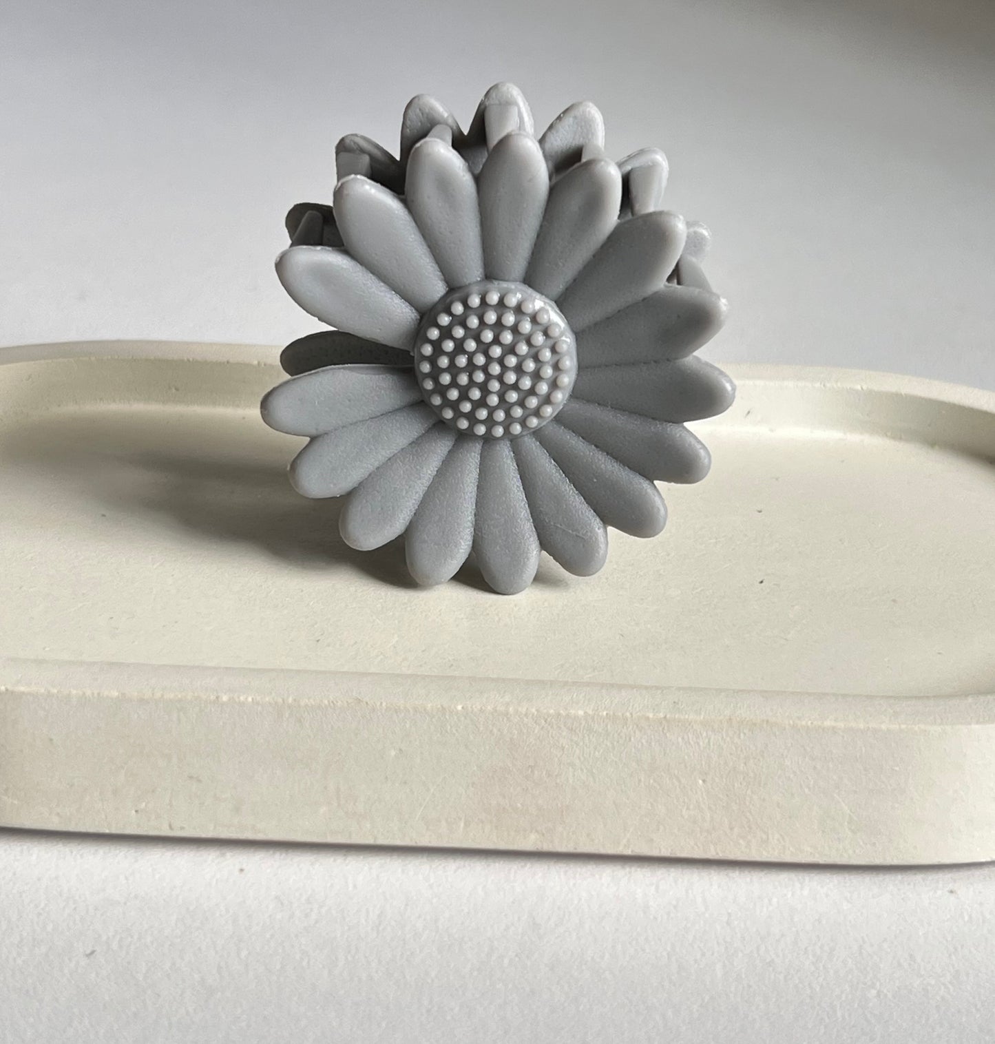 Pinteresty Sunflower Mini Claw Clip - Grey