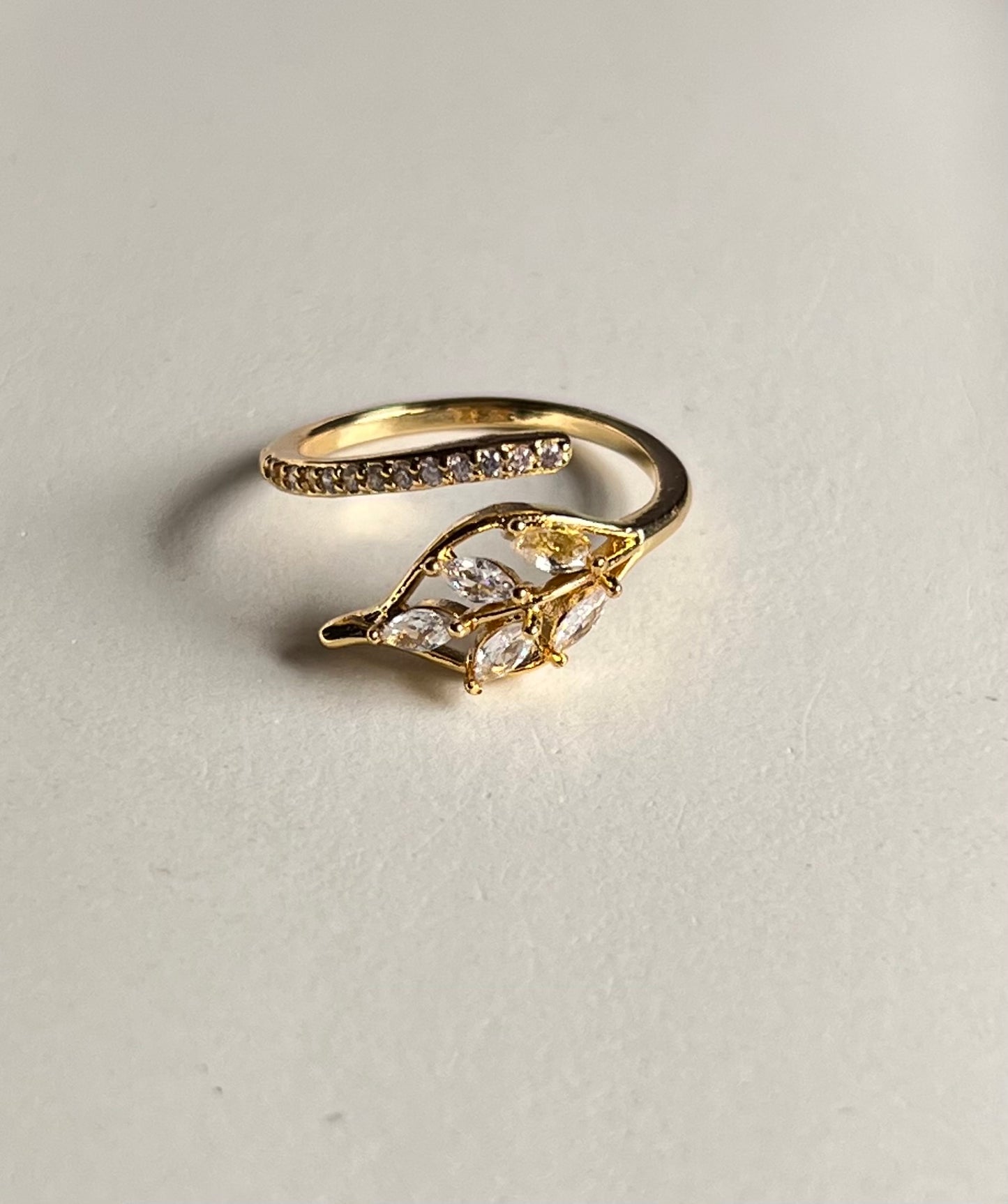 Forever Leaf Adjustable Ring - Anti- Tarnish