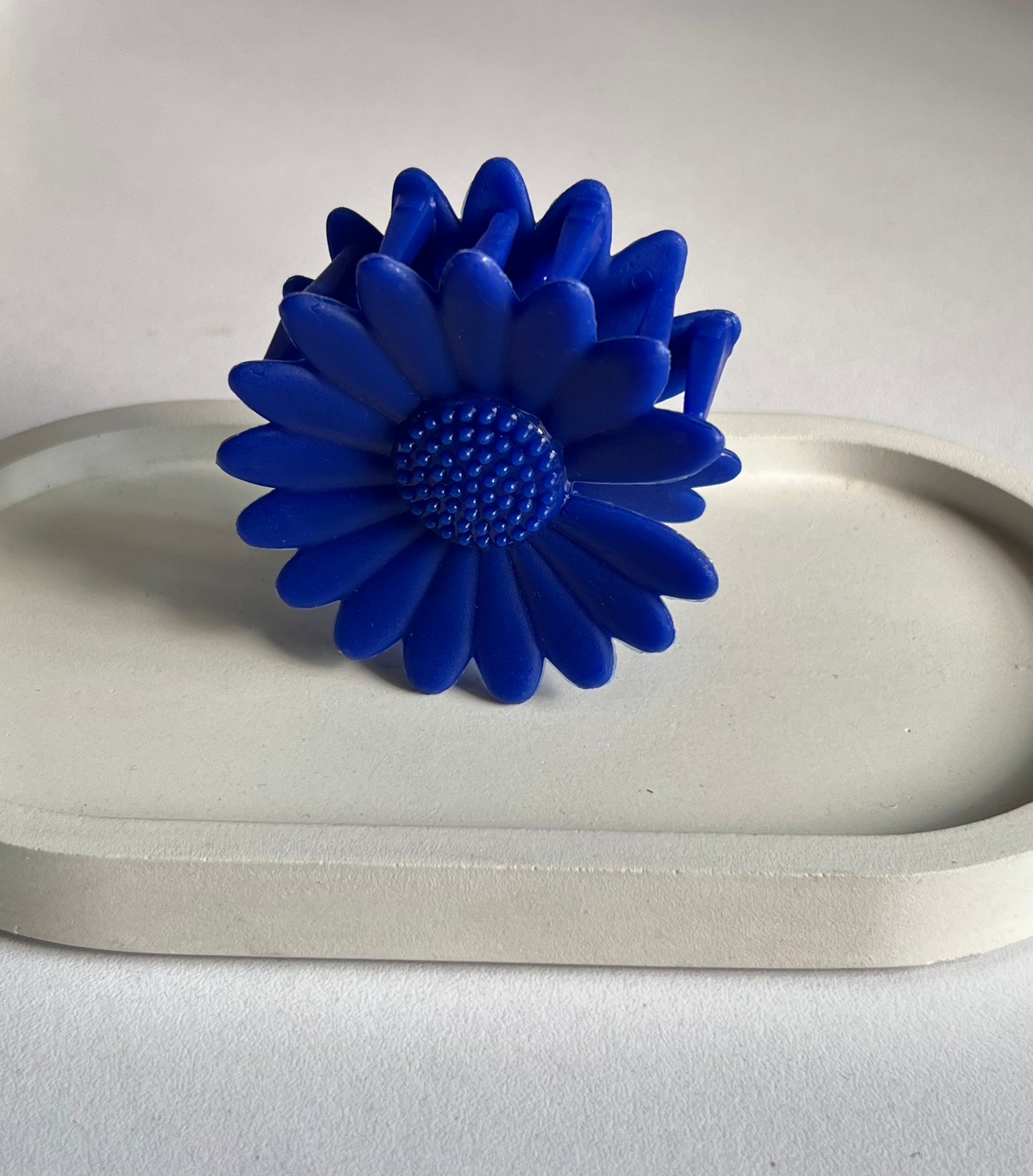 Pinteresty Sunflower Maxi Claw Clip - Dark Blue