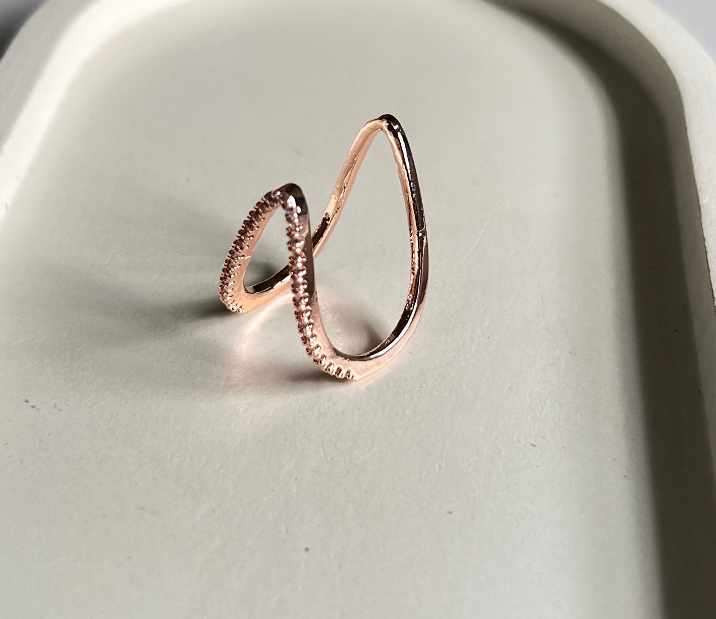 Twinkle Curve - V - Shaped Adjustable Ring - Rose Gold