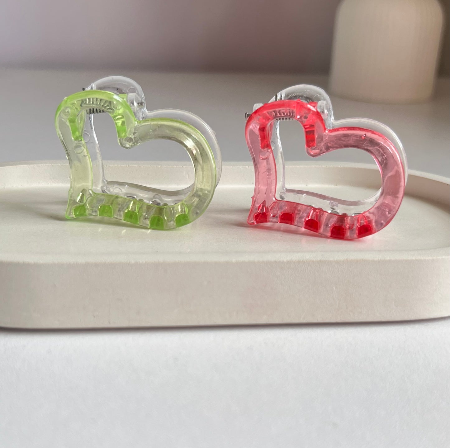 Half & Half Glow Heart Clip ( 2 Pieces) - Green & Red