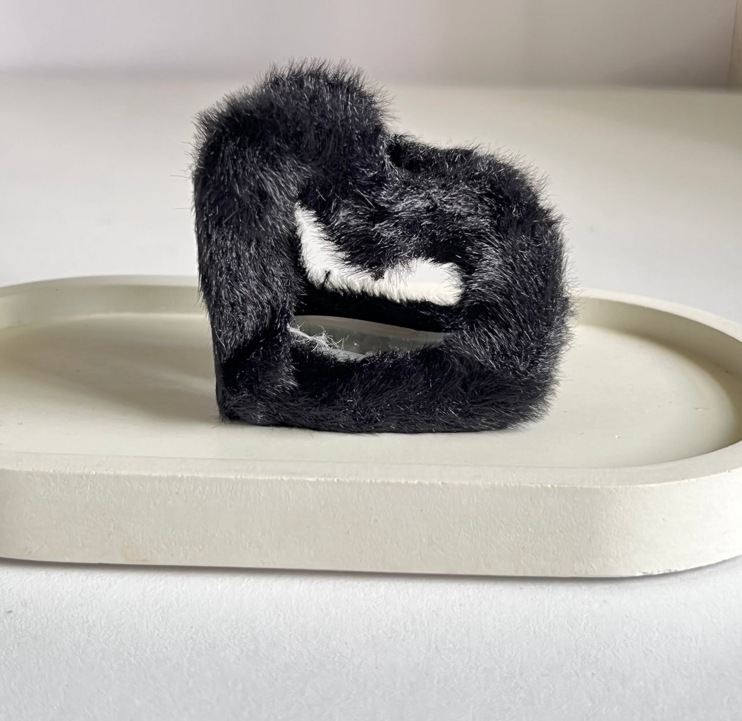 Furry Heart Claw Clip - Black