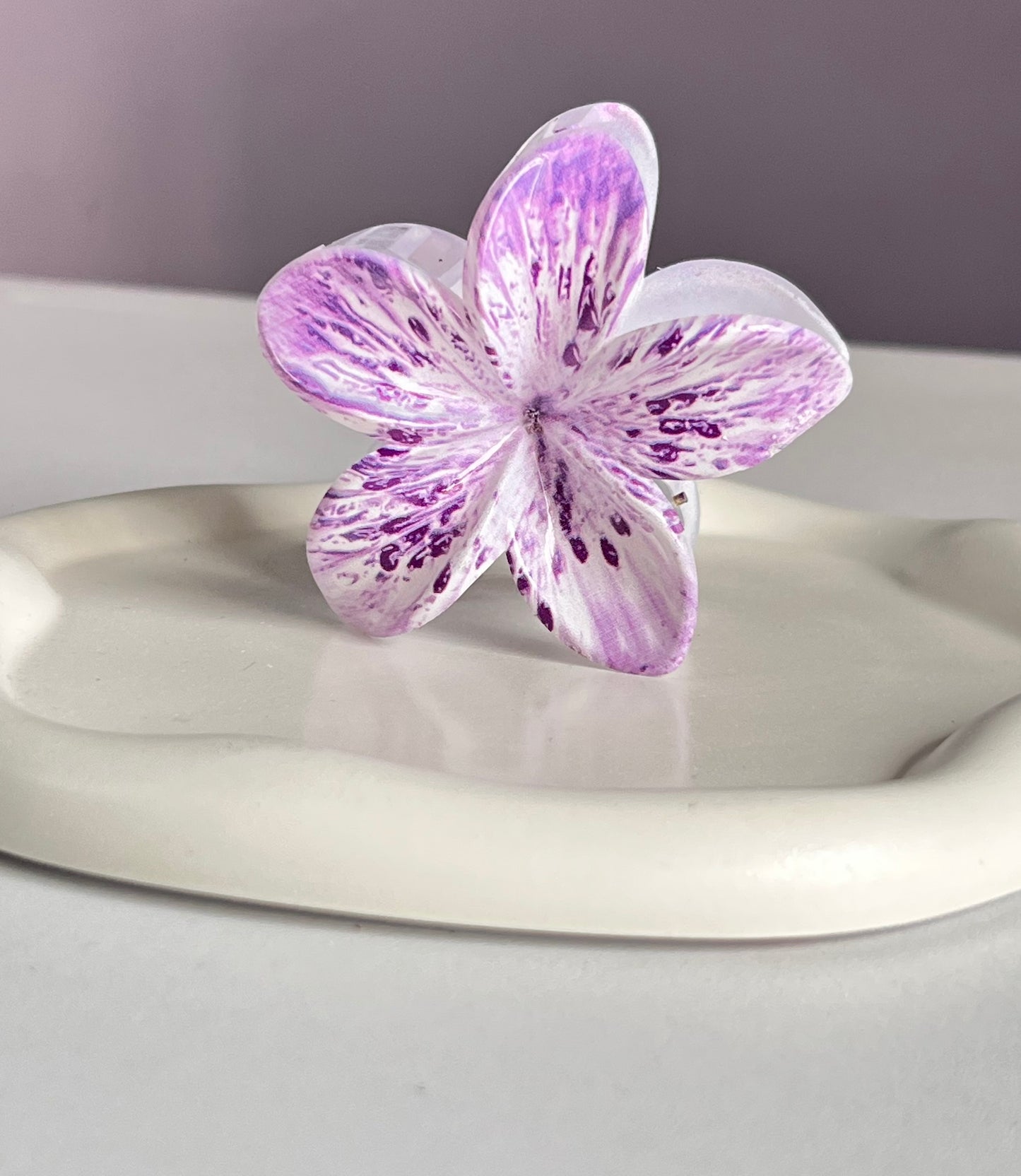 Flora Lock Dazzle Claw Clip - Purple