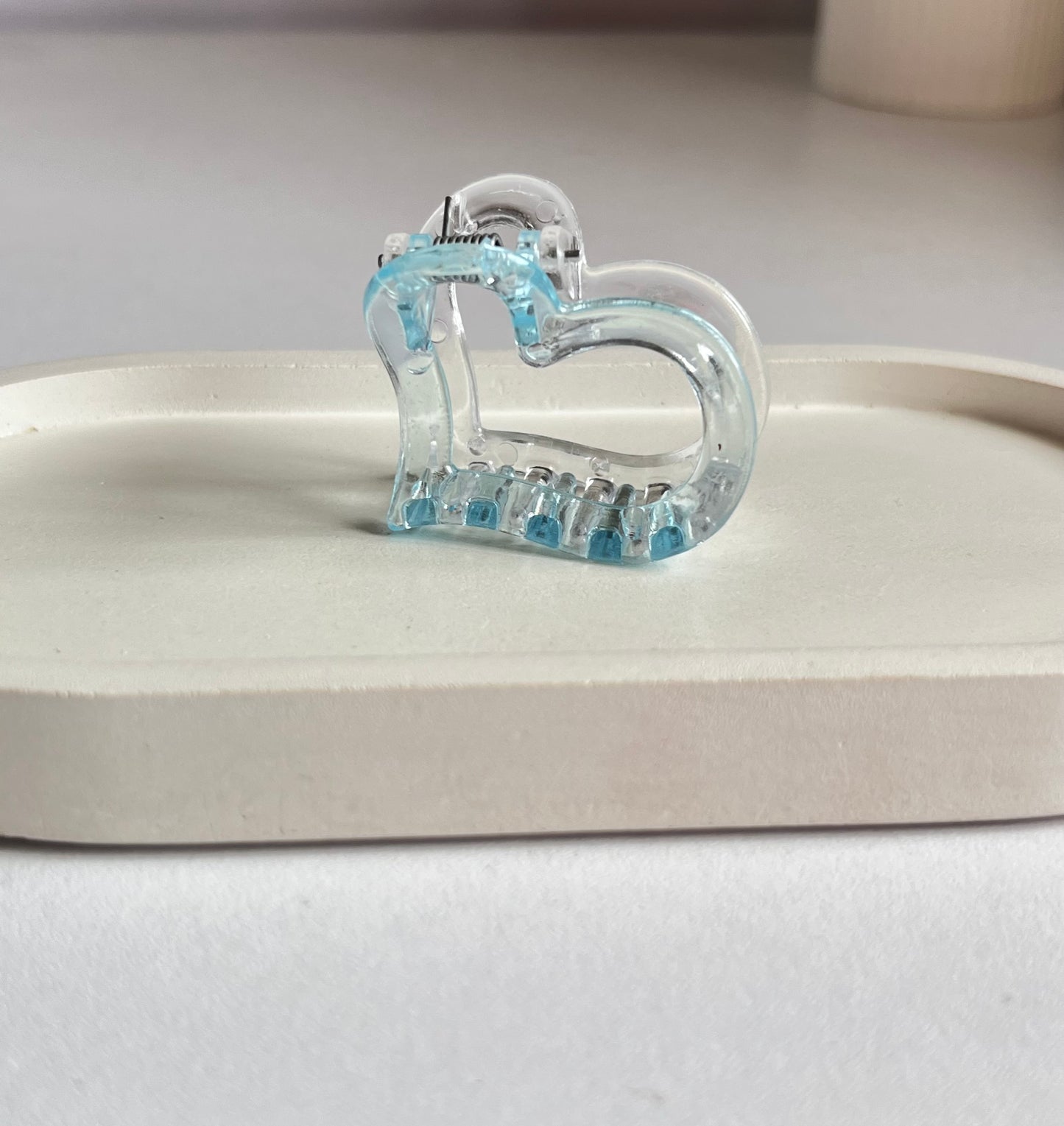 Half & Half Glow Heart Clip ( 2 Pieces) - Pink & Blue