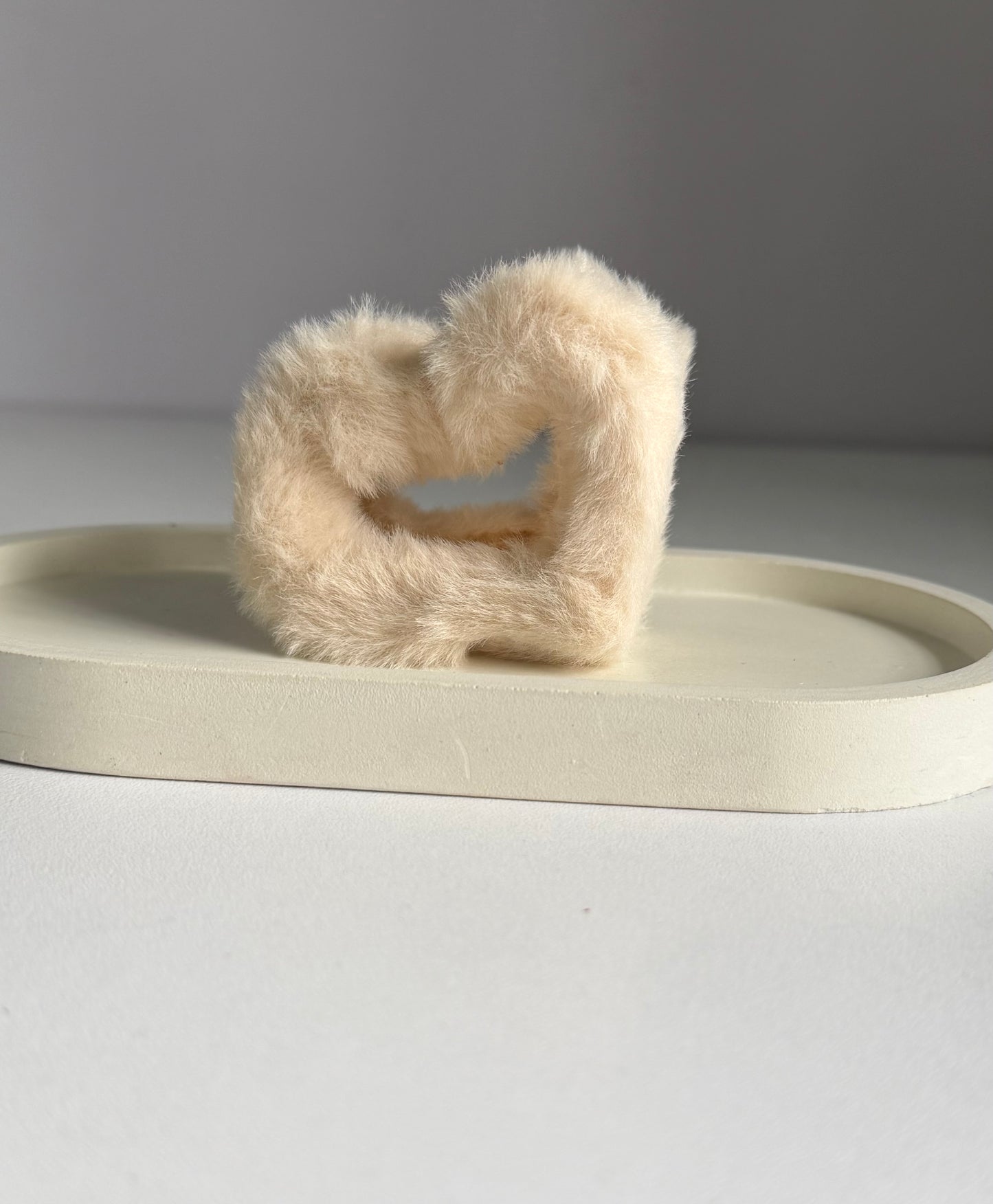 Furry Heart Claw Clip - Ivory