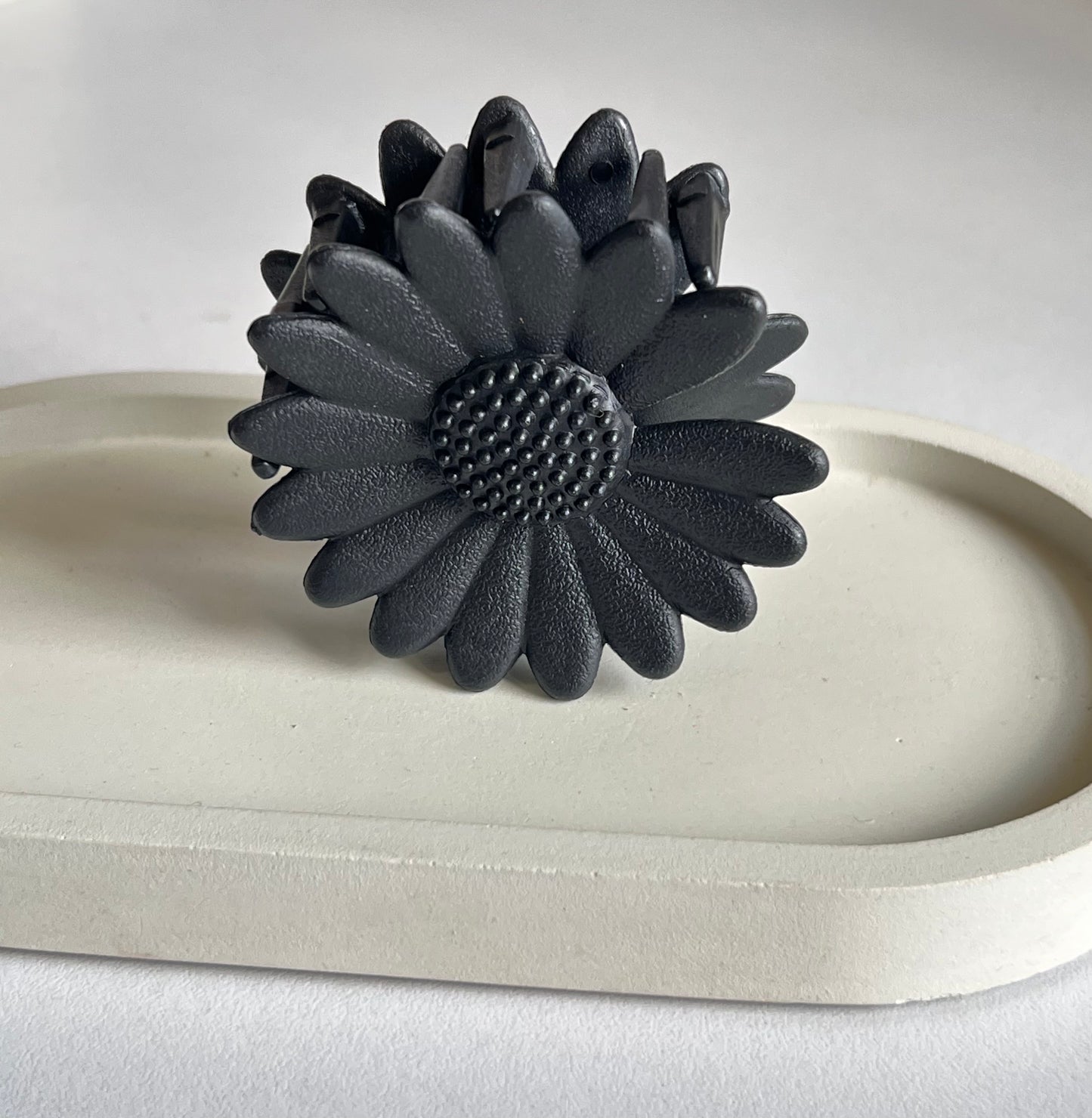 Pinteresty Sunflower Maxi Claw Clip - Black