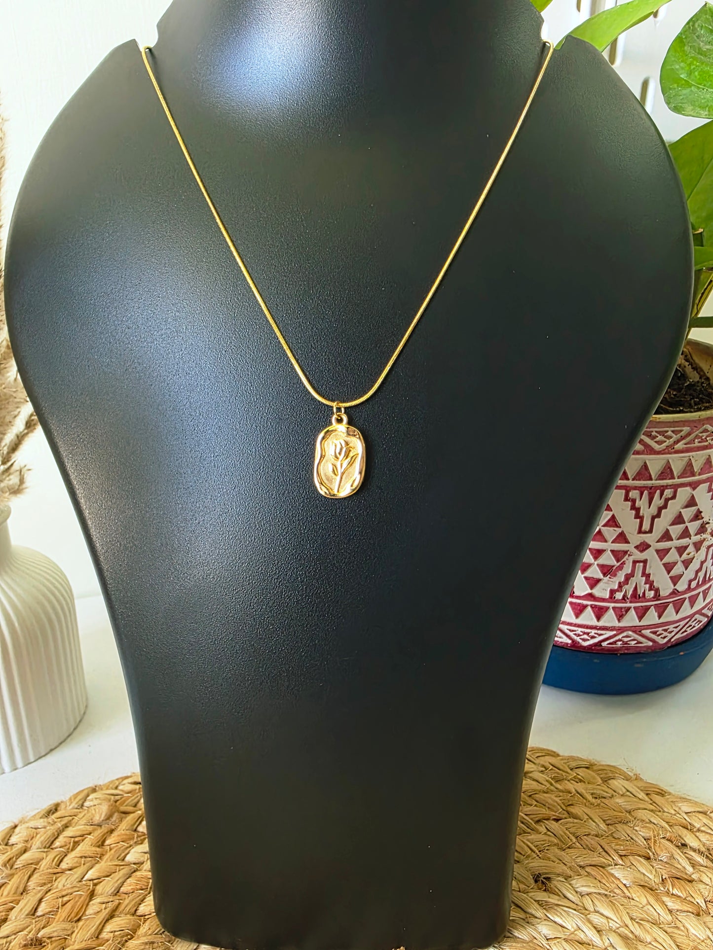 Golden Rose Flower Pendant - Anti - Tarnish Neck Chain