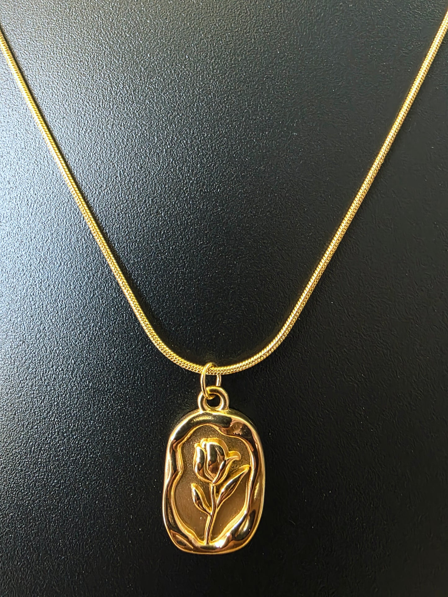 Golden Rose Flower Pendant - Anti - Tarnish Neck Chain