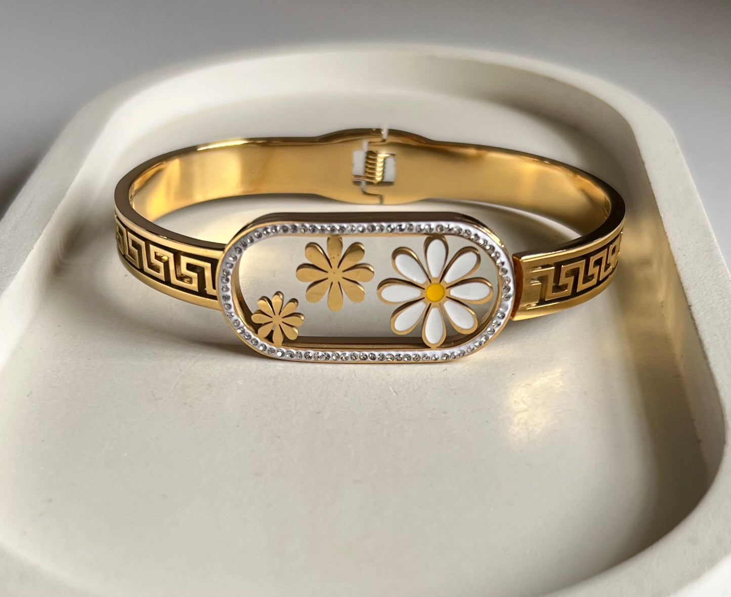Golden Daisy Statement Kada - Anti-Tarnish Bloom