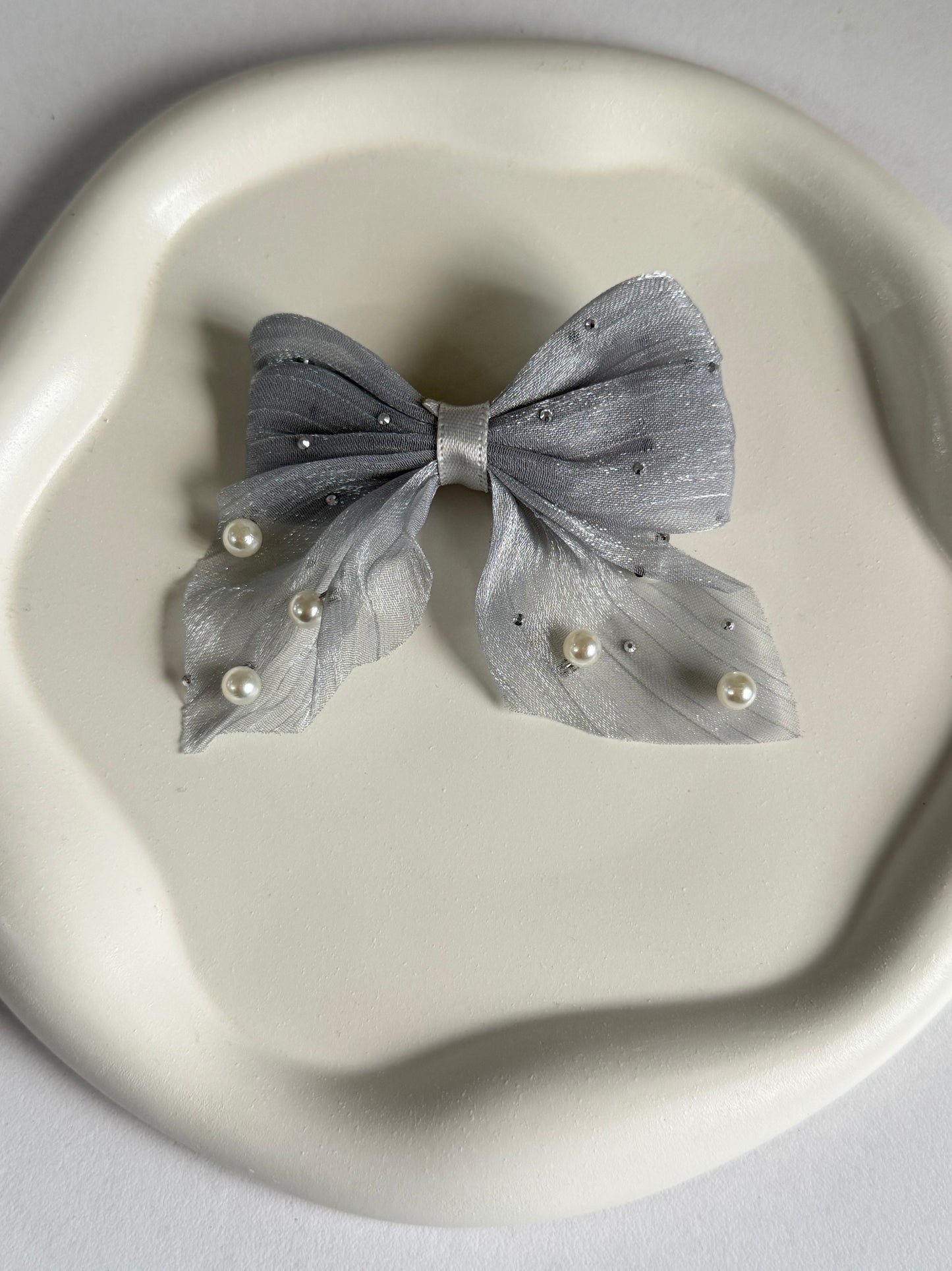 Pretty Bow Hair Clip - Grey