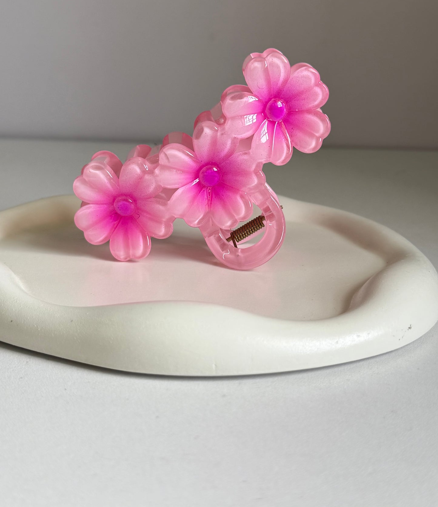 Trendy Triple Flower Claw Clip - Pink