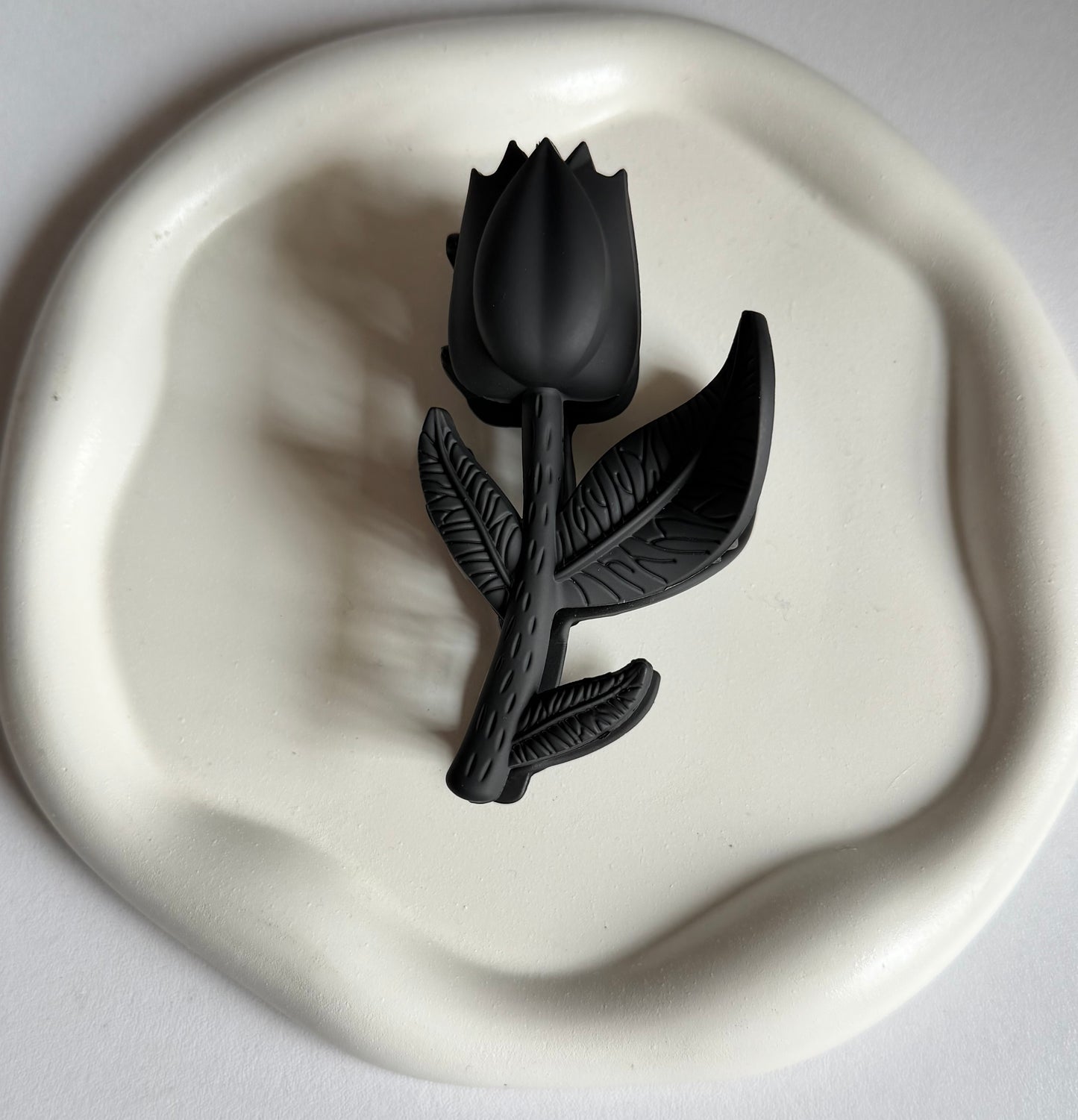 Cute Tulip Claw Clip - Black