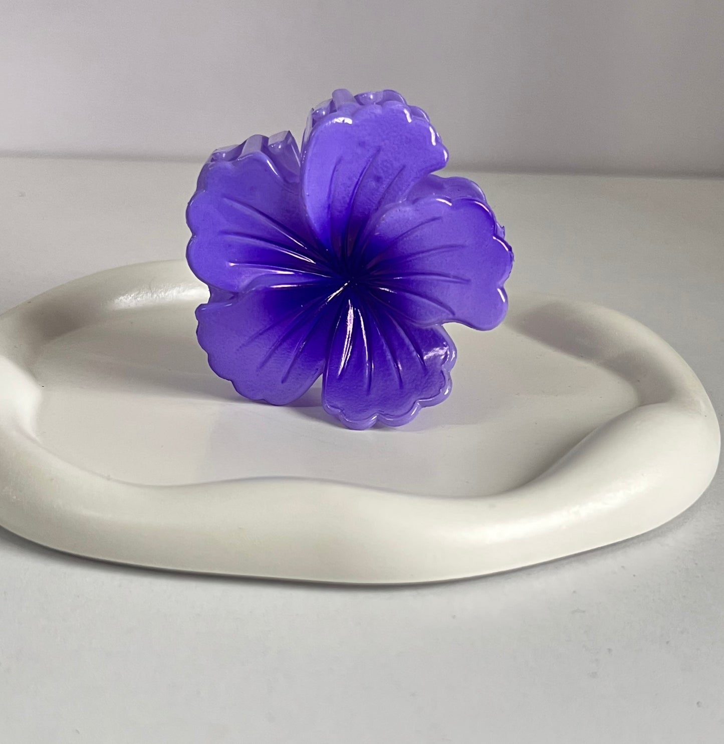 Petal Hold Claw Clip -Purple