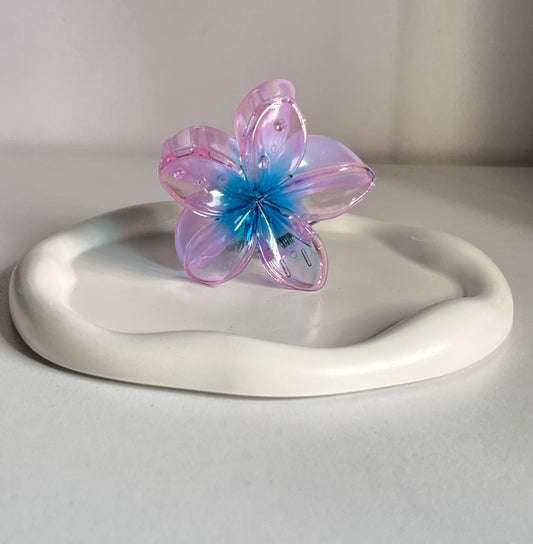 Flora Lock Double Tone Claw Clip - Pinkish Blue