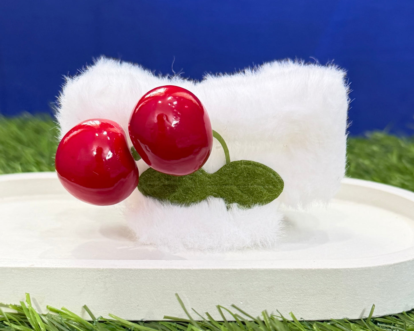 Soft Girl Aesthetic Cherry Claw Clip - White